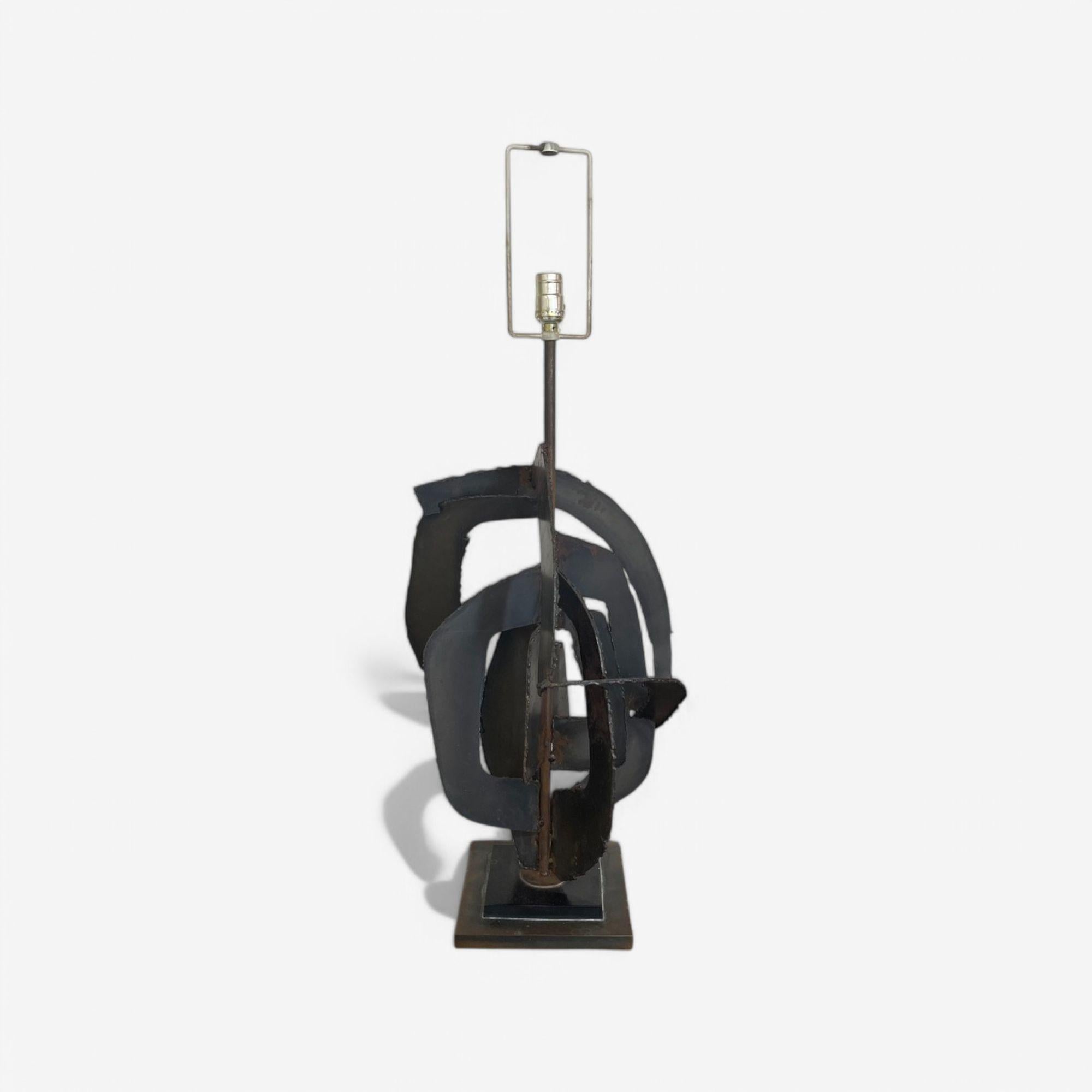 Harry Balmer, Brutalistische Mid Century Modern-Tischlampe, geschwärzter Stahl, geschwärzter Stahl, 1970er Jahre (Brutalismus) im Angebot