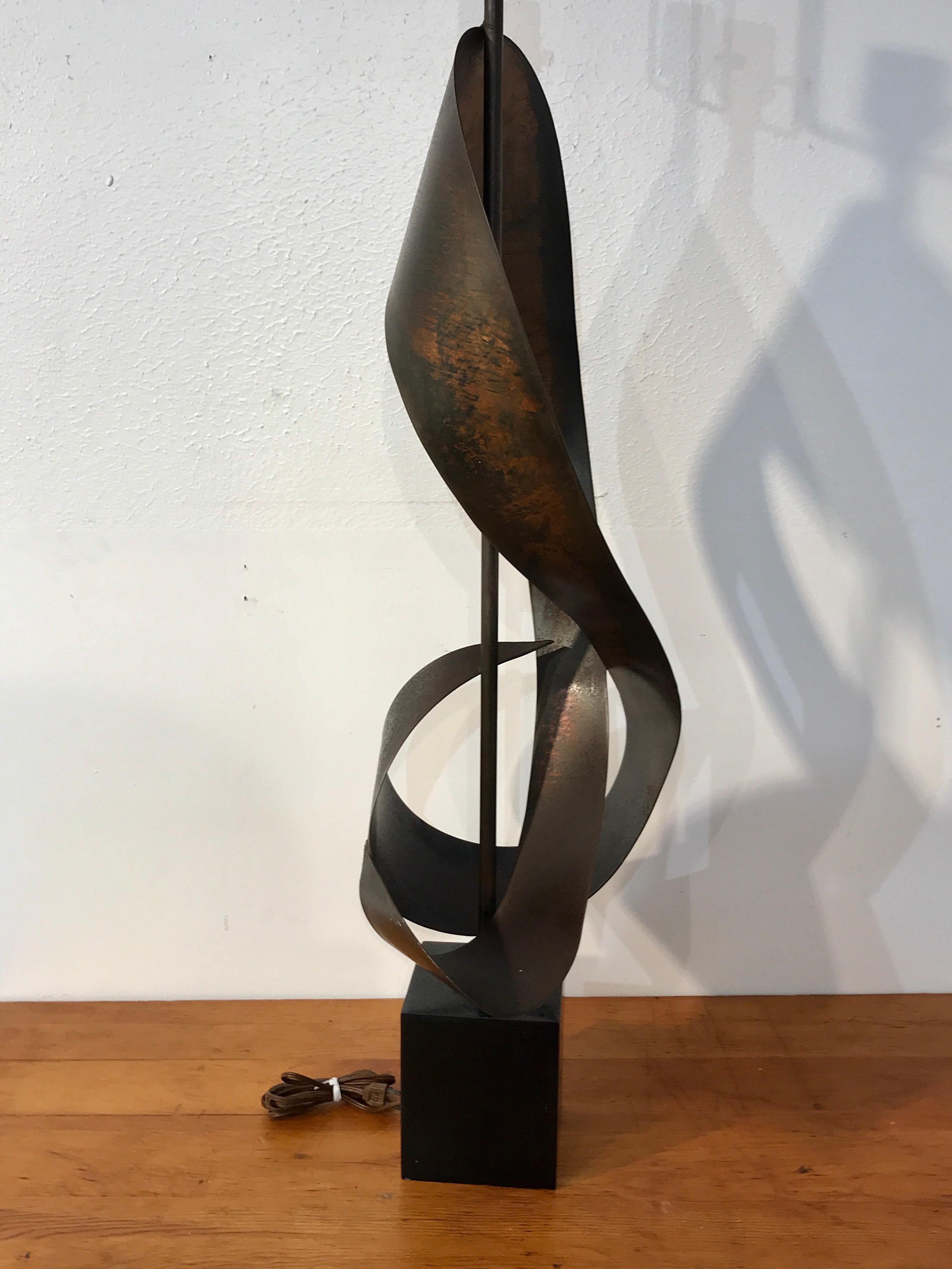 Metal Richard Barr for Laurel, Iconic Sculptural Table Lamp For Sale