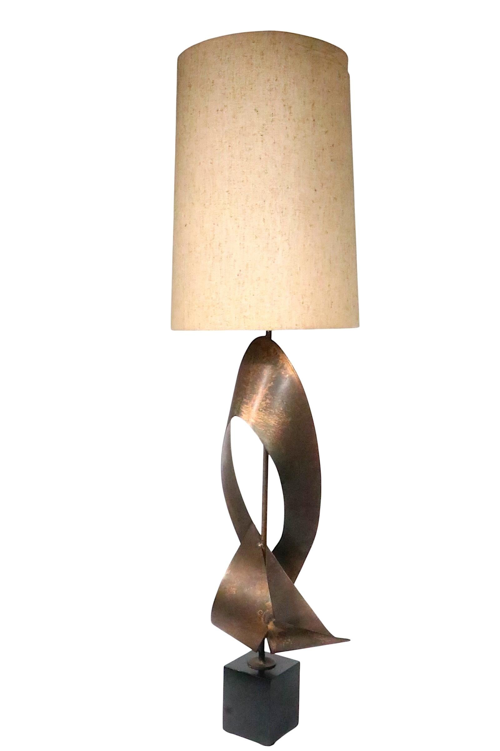 Harry Balmer  Harold Weiss  Laurel Ribbon Brutalist Table Lamp c. 1960/70's In Good Condition For Sale In New York, NY