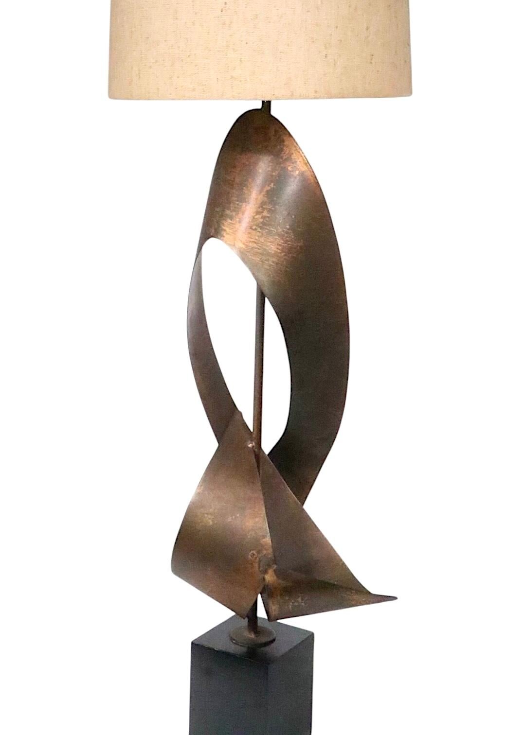 20th Century Harry Balmer  Harold Weiss  Laurel Ribbon Brutalist Table Lamp c. 1960/70's For Sale