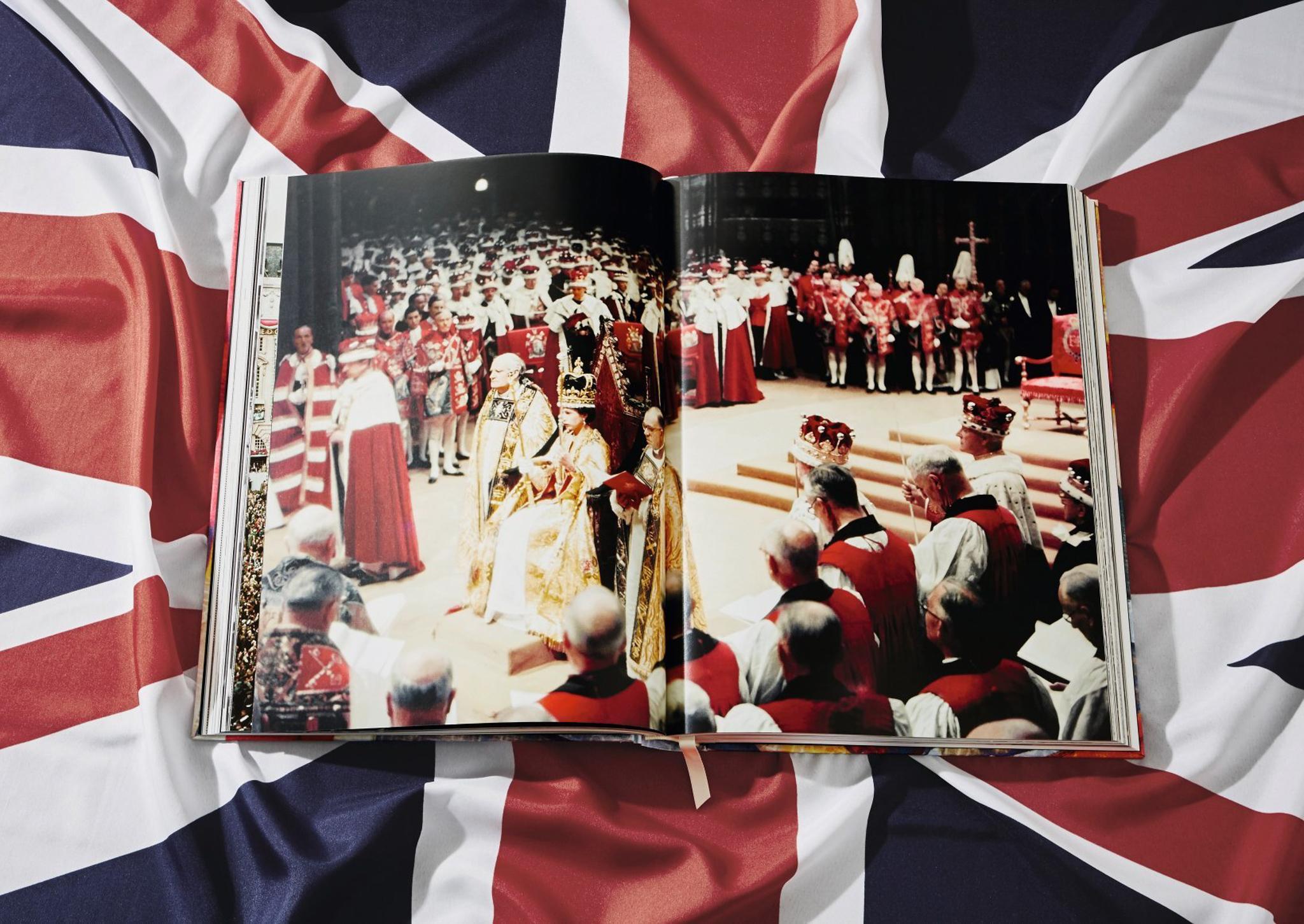 Her Majesty - Limited TASCHEN Art Edition with Hand-Signed Gelatin Silver Print 3