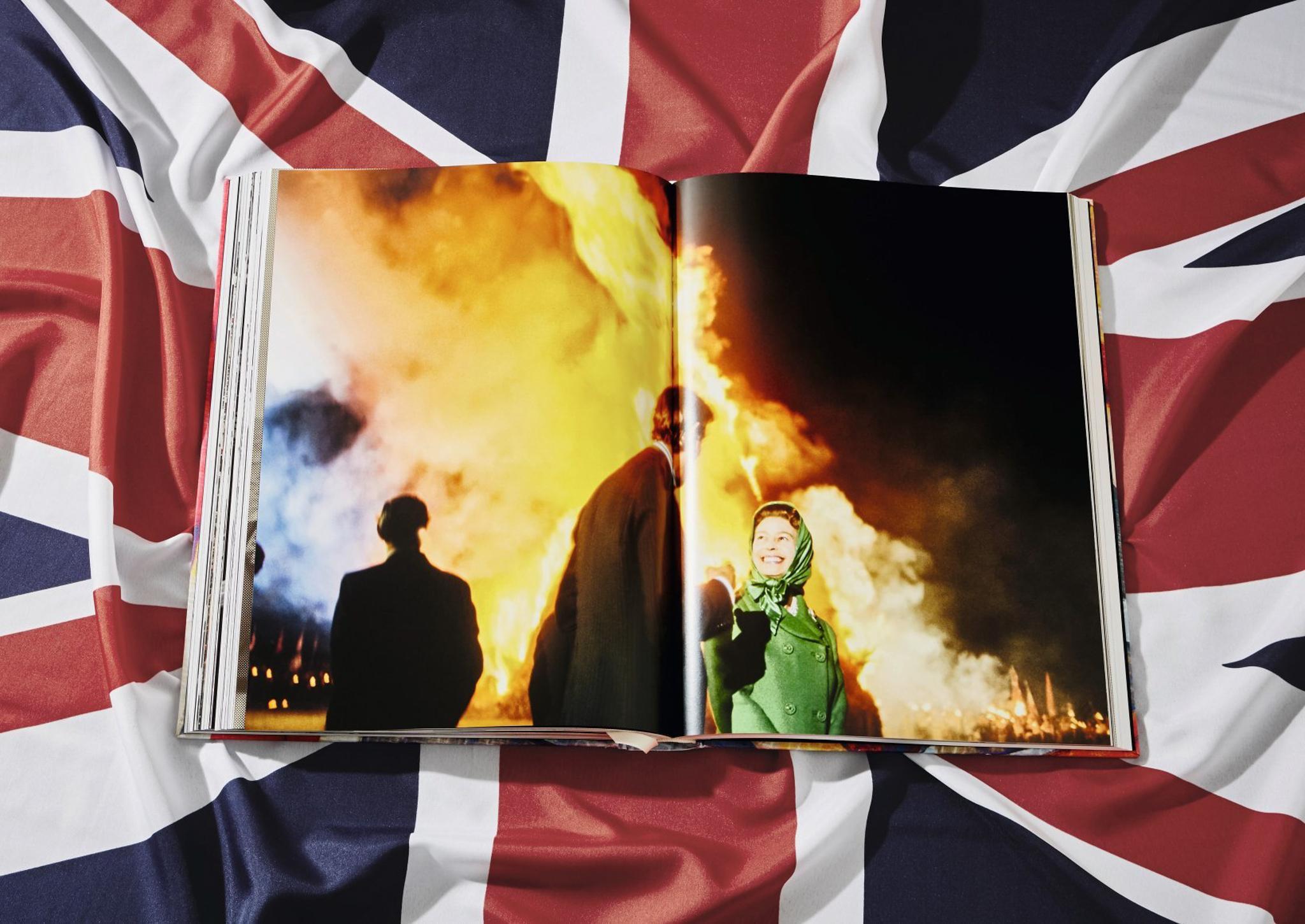 Her Majesty - Limited TASCHEN Art Edition with Hand-Signed Gelatin Silver Print 6