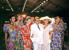 Yves St. Laurent con Kate Moss e le modelle, Parigi