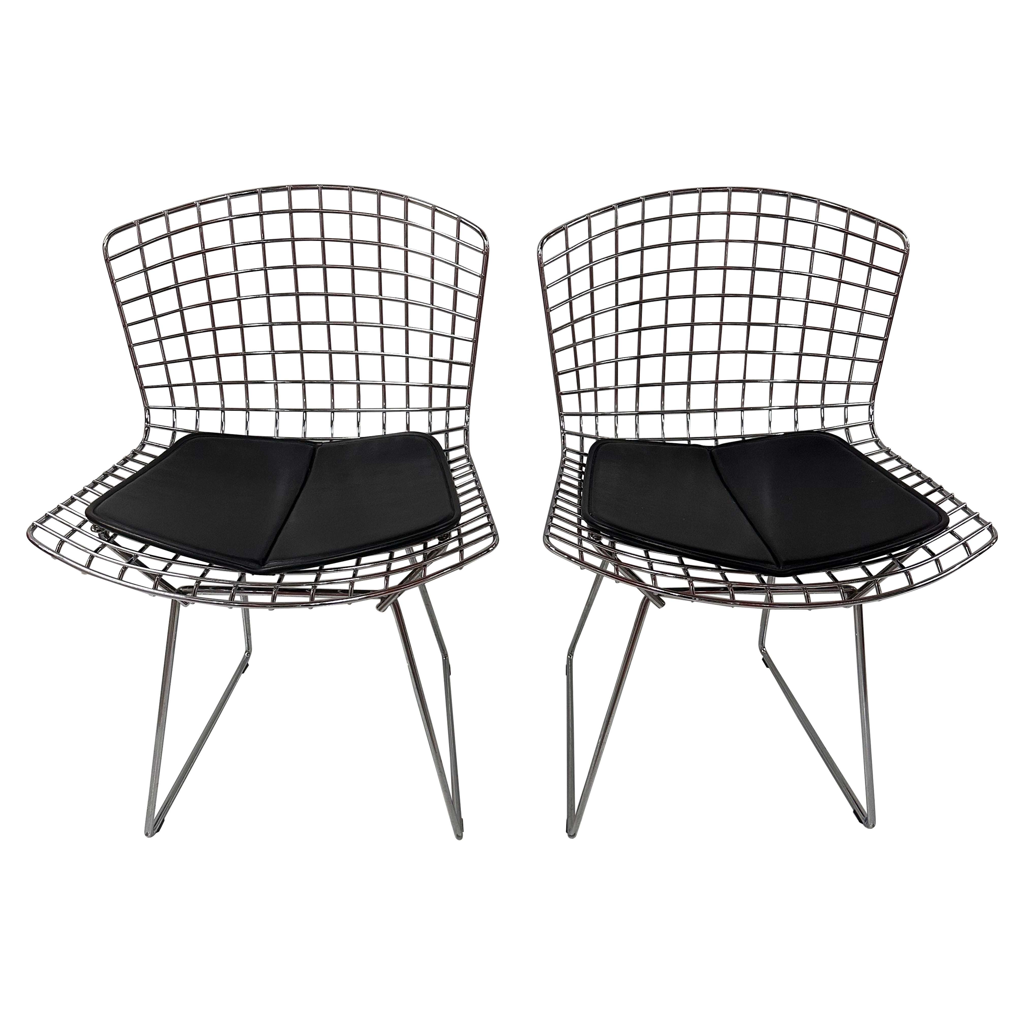 Harry Bertioa Wire Side Chair For Knoll with a black seat pad For Sale