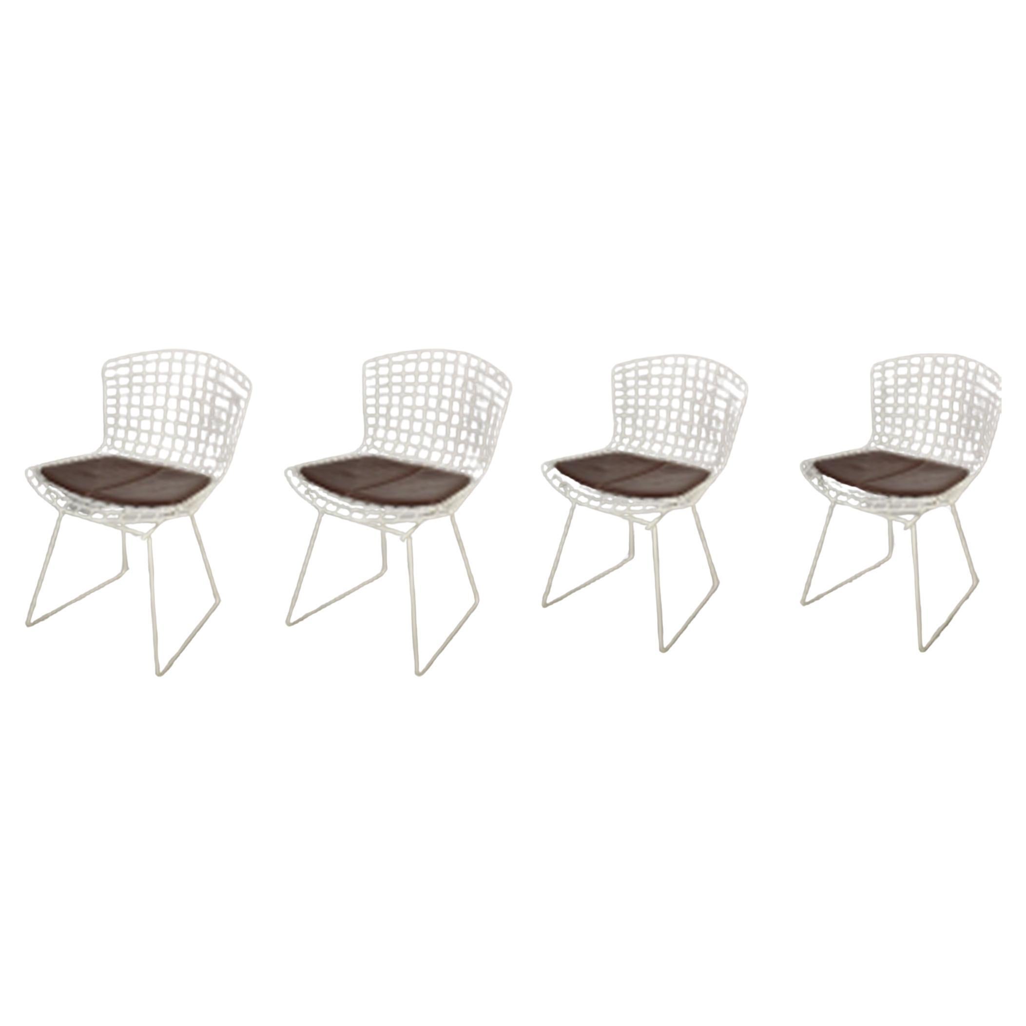 Harry Bertoia (1915-1978) pour KNOLL INTERNATIONAL, éditeur. 4 Chaise "Diamond