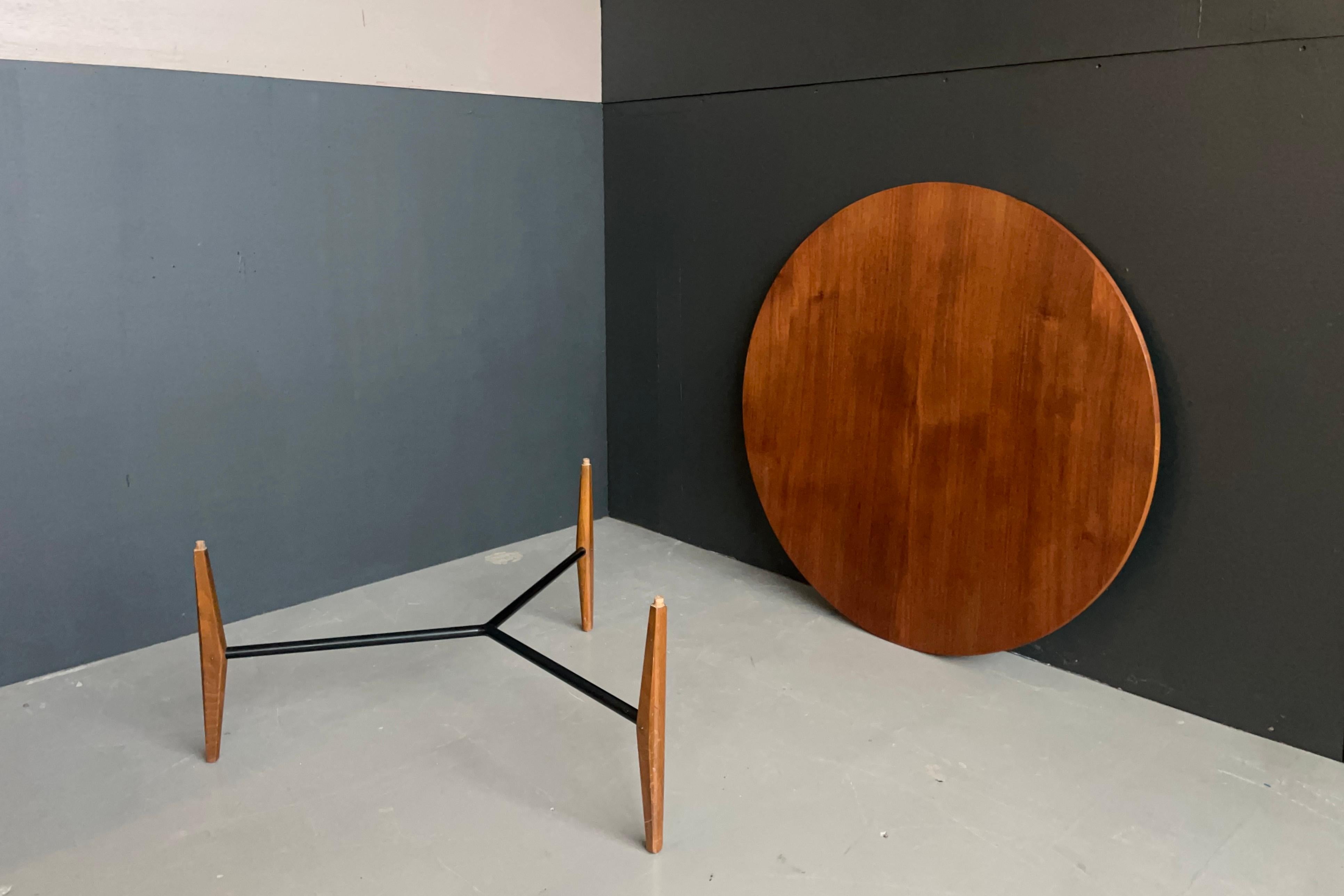 Metà XX secolo Tavolino Harry Bertoia 