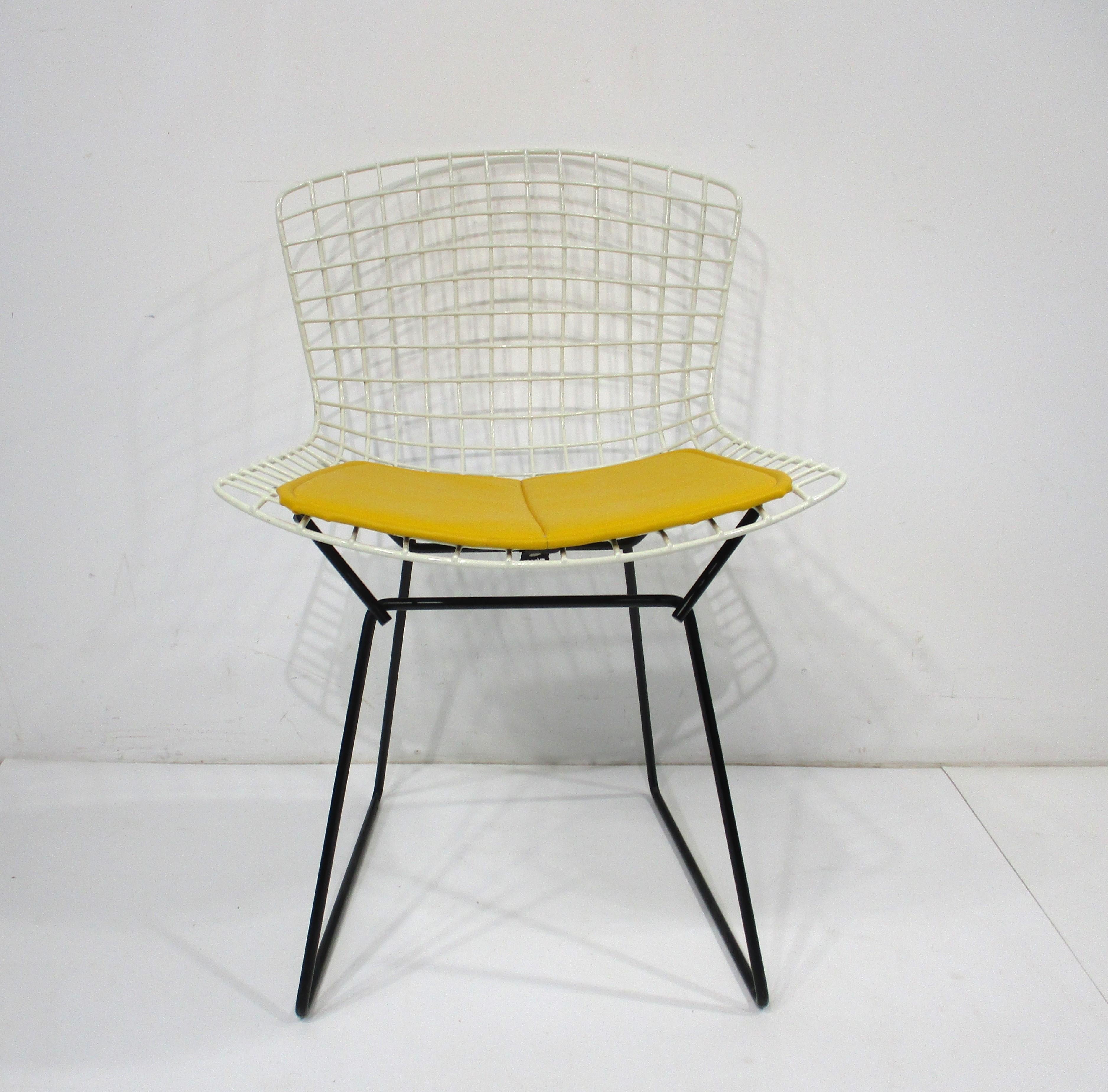Mid-Century Modern Chaises de salle à manger en fil de fer n° 420 de Harry Bertoia pour Knoll  en vente