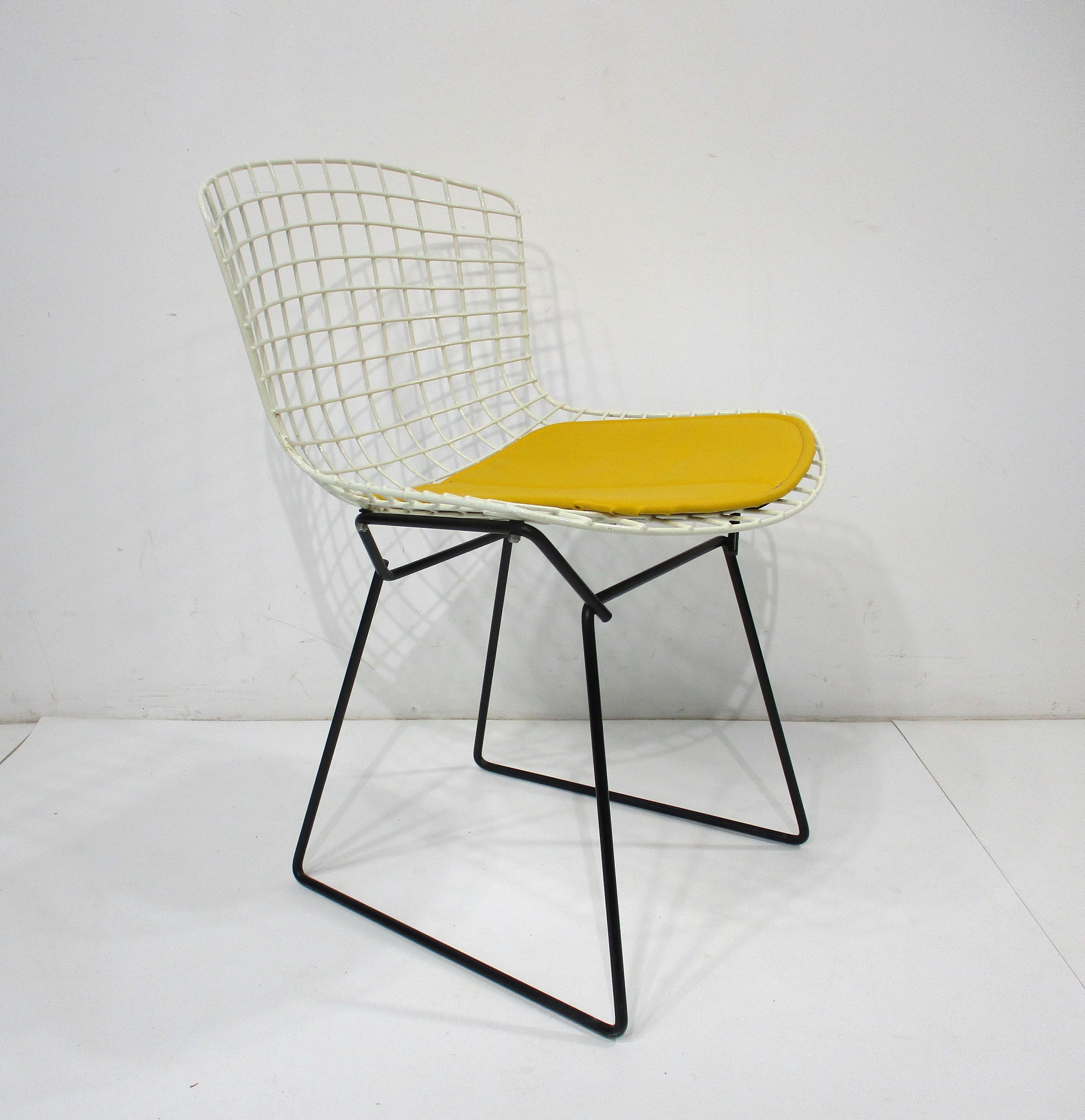 American Harry Bertoia #420 Wire Dining Chairs for Knoll  For Sale