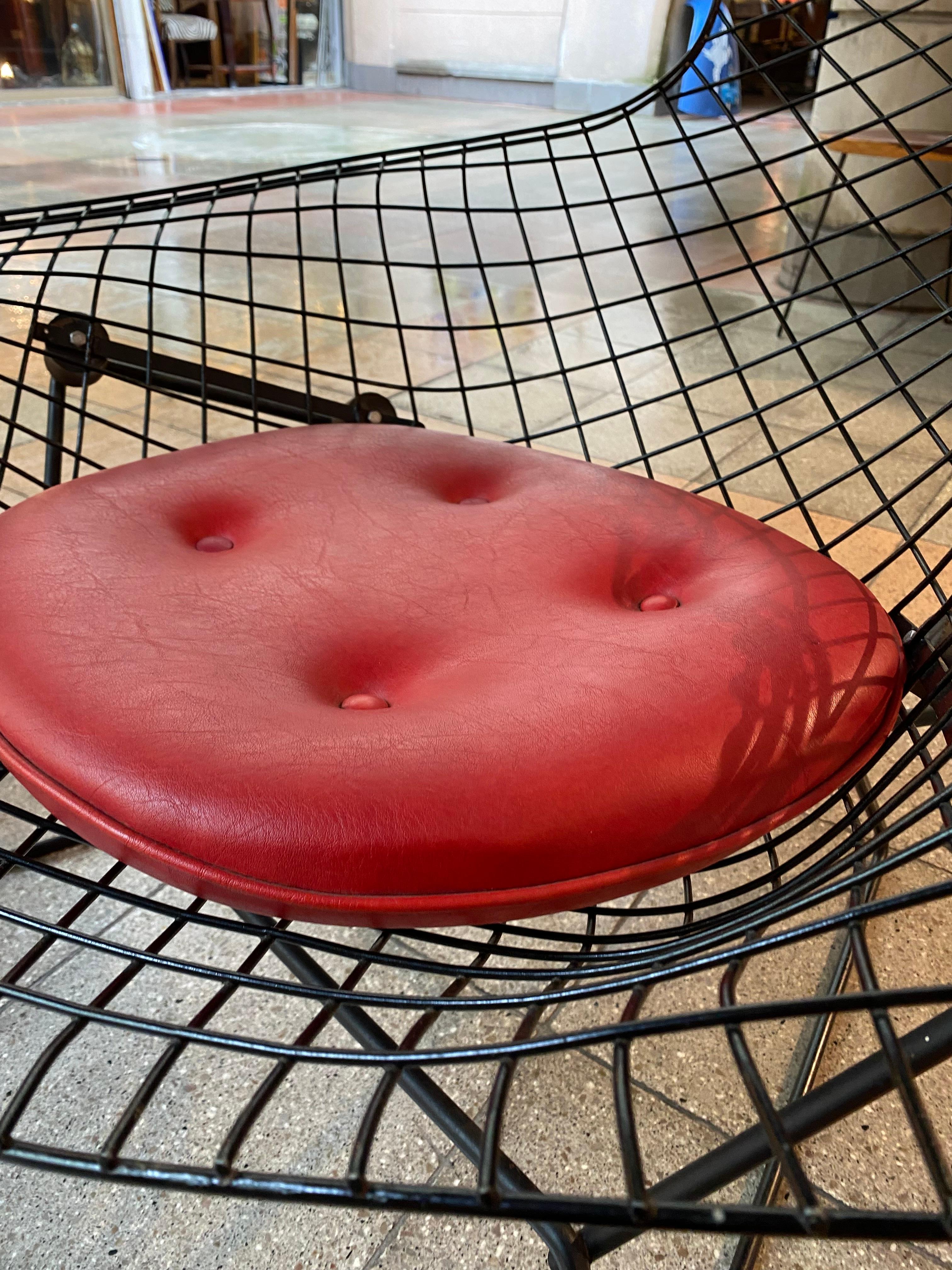 Harry Bertoia, fauteuil oiseau et repose-pieds, 1952 Bon état - En vente à Saint ouen, FR