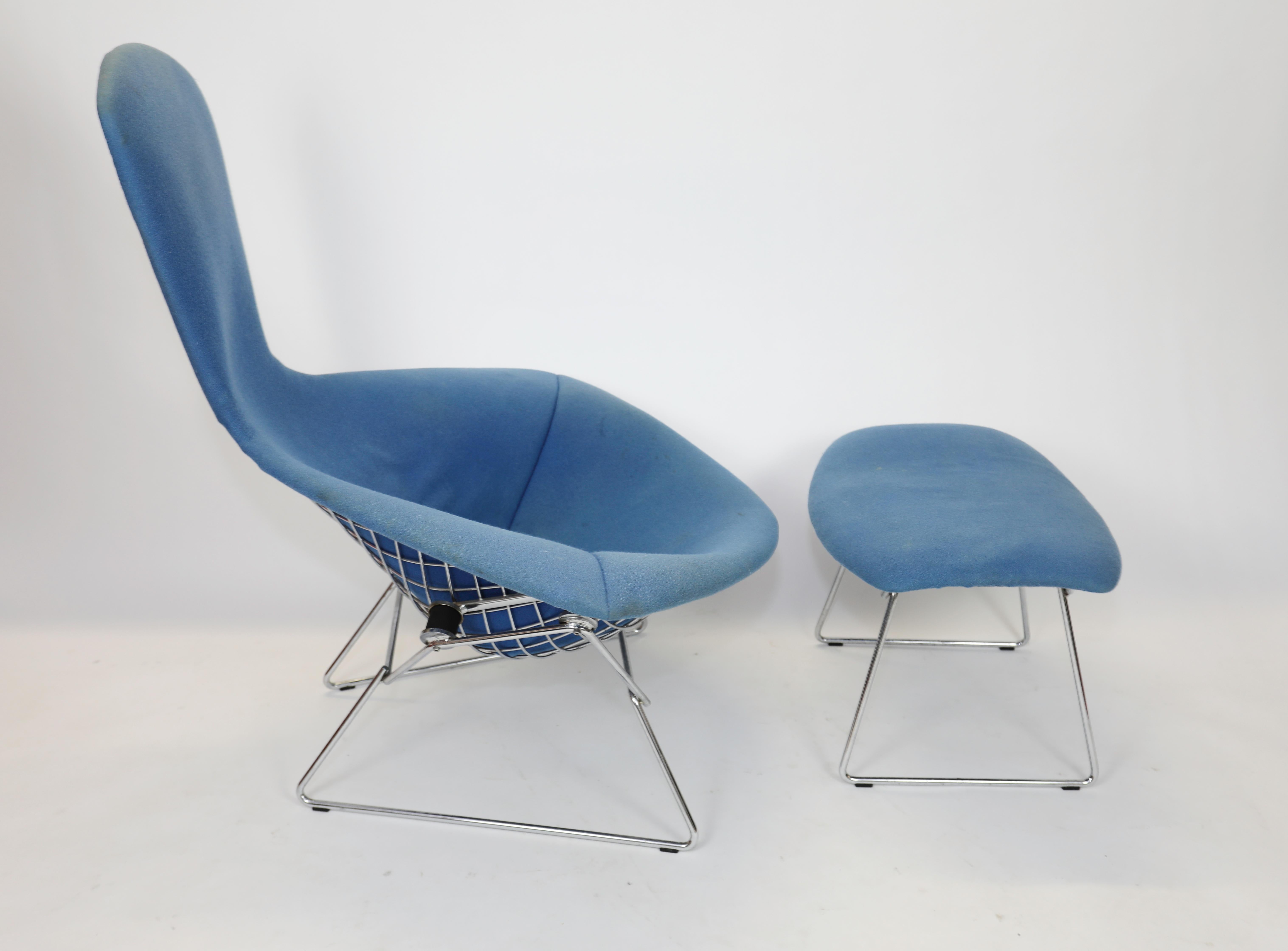 Original bird chair and ottoman
Manufactured by Knoll International C.1975
Fabric needs updating
Chair is priced as is because of condition.