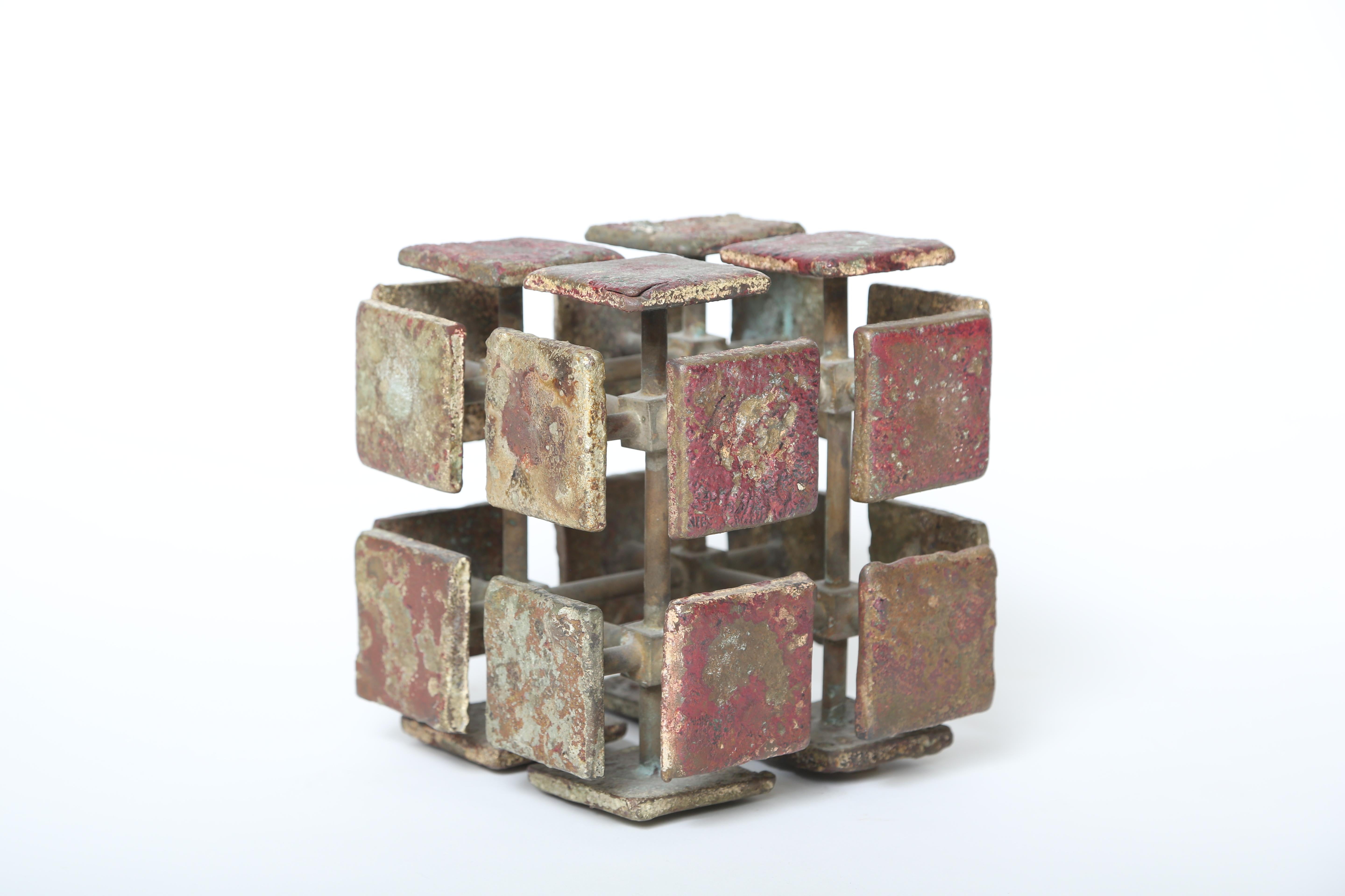 Américain Sculpture cubique multiplan à cubes en bronze Harry Bertoia en vente