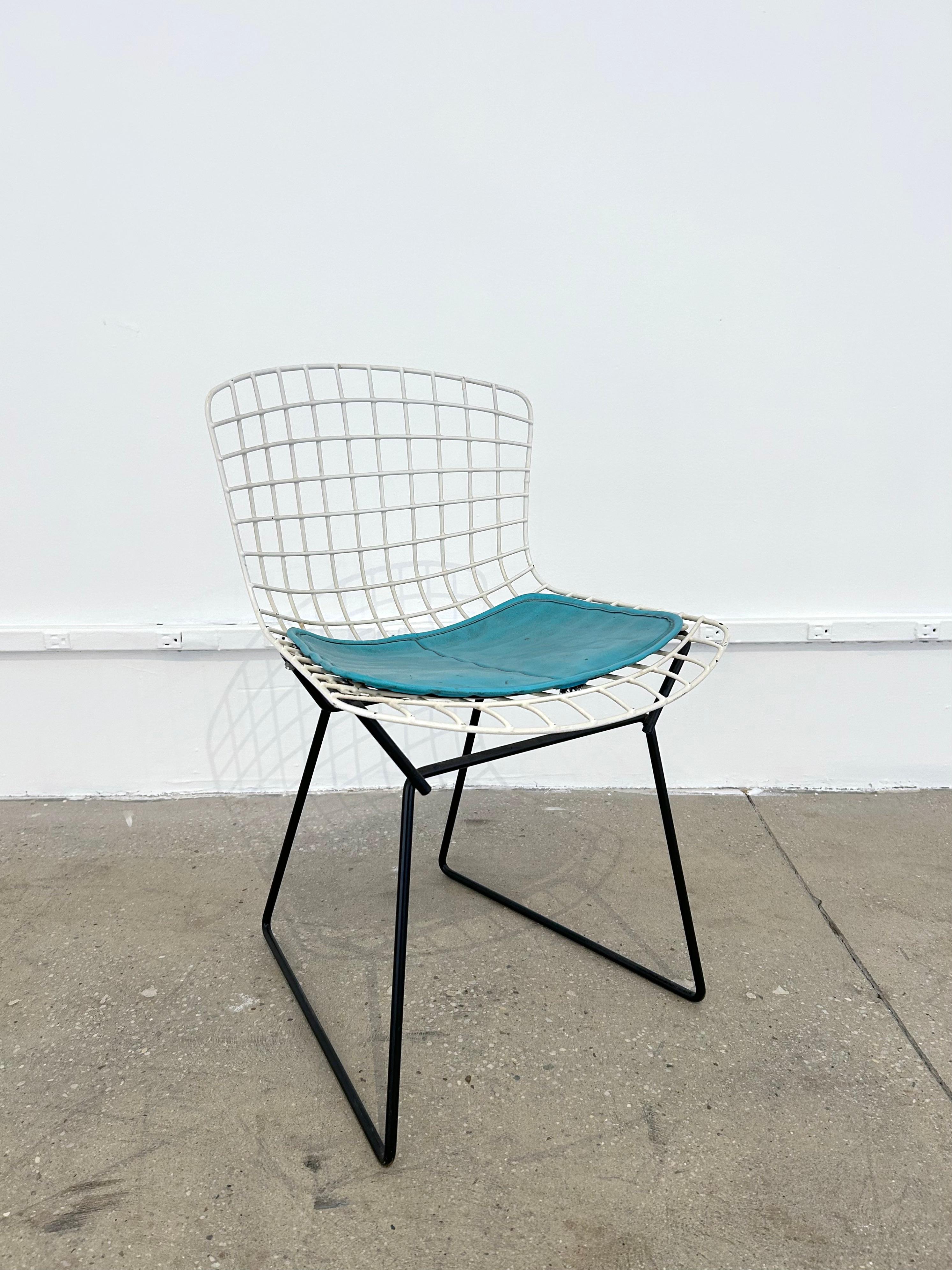 Mid-Century Modern Harry Bertoia Child's Chair in White with Original Knoll Seat Pad For Sale