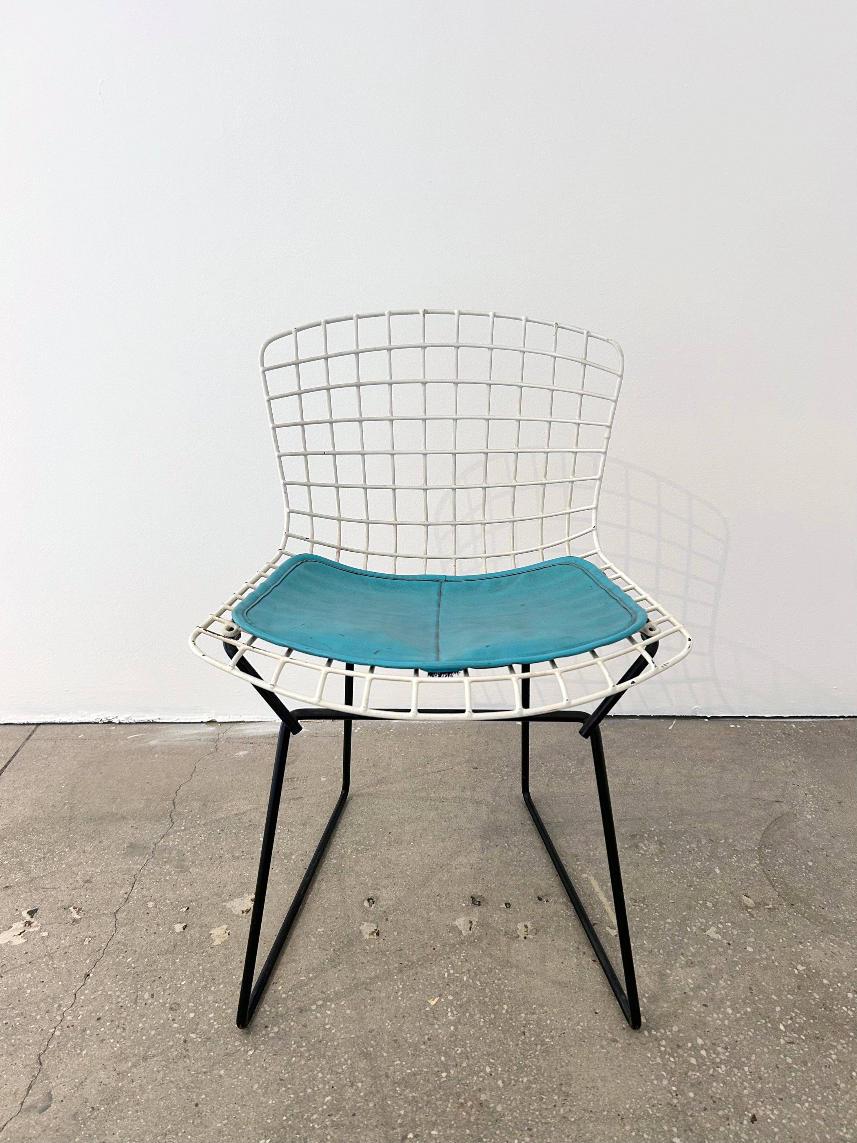 American Harry Bertoia Child's Chair in White with Original Knoll Seat Pad For Sale