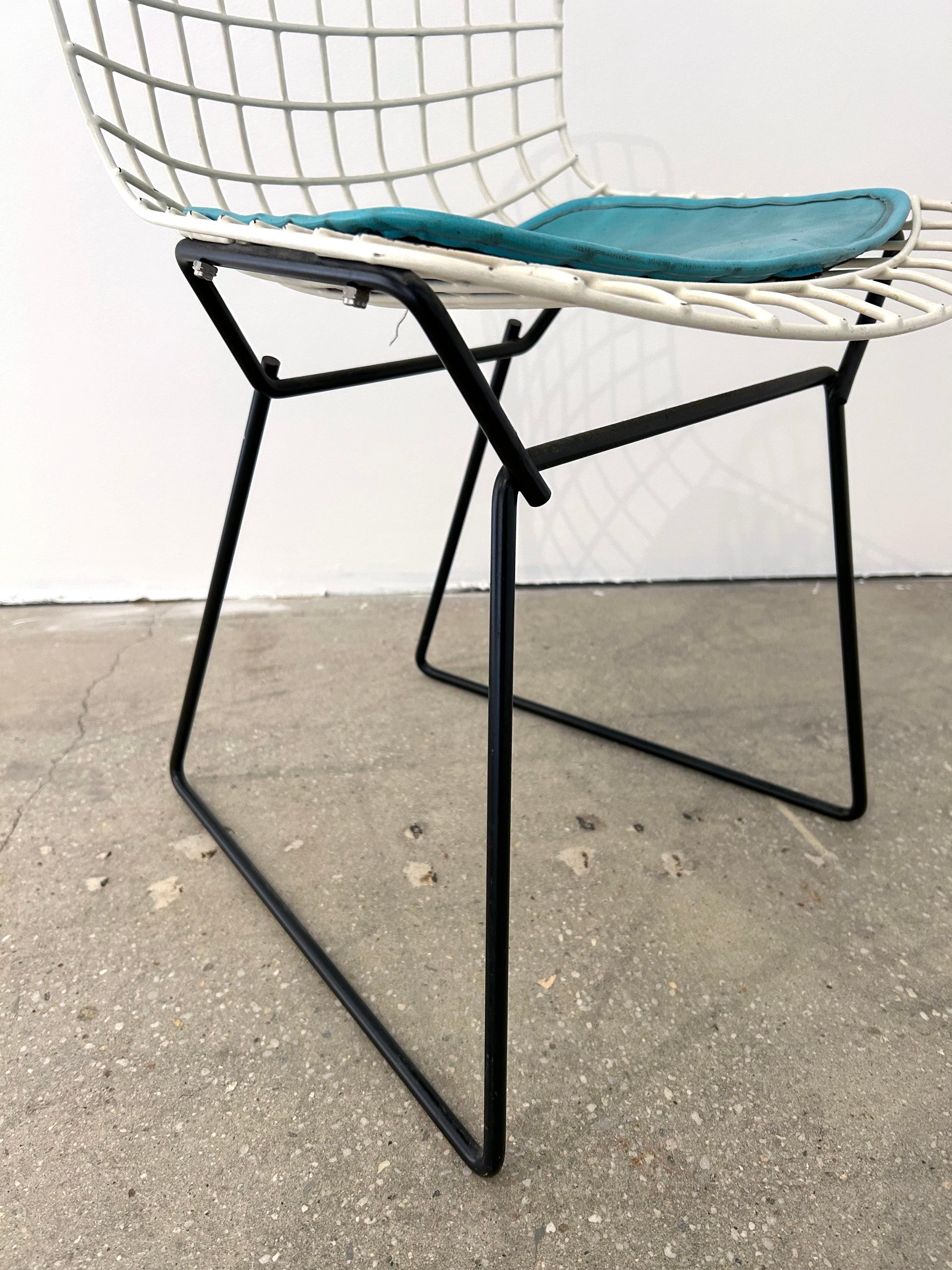 Harry Bertoia Child's Chair in White with Original Knoll Seat Pad For Sale 1