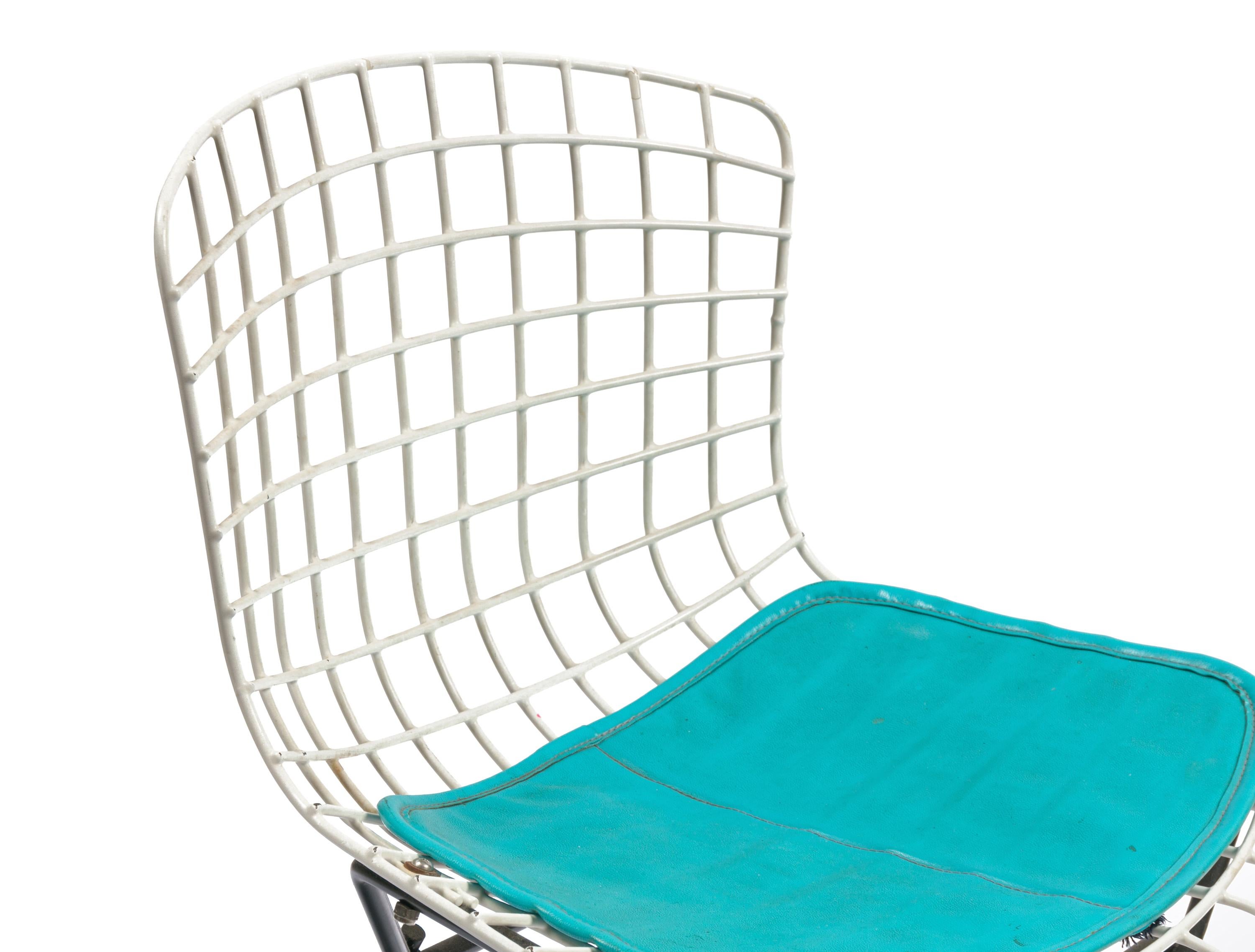 American Harry Bertoia Child's Chair in White with Original Knoll Seat Pad, USA 1960s