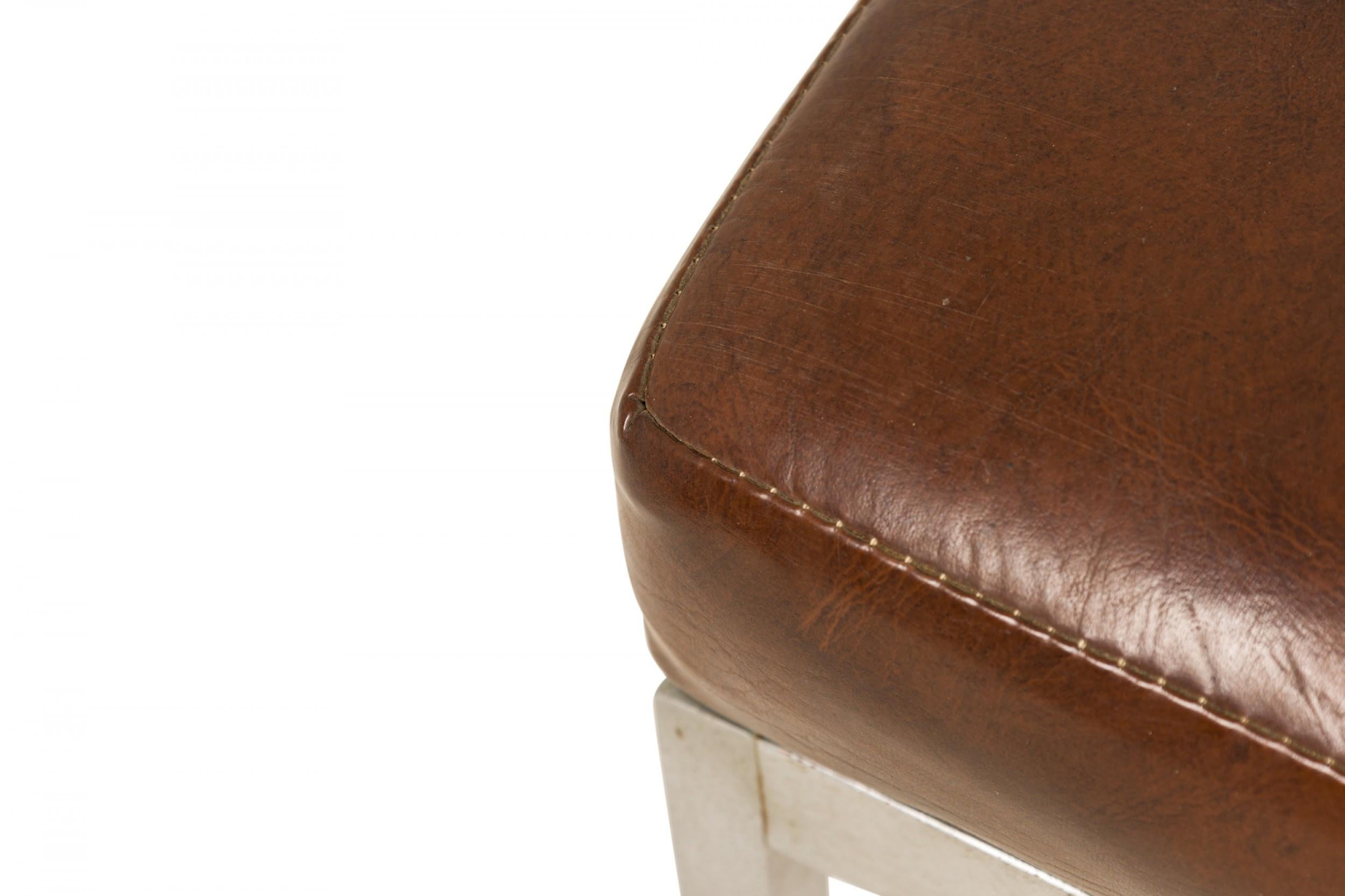 Harry Bertoia per Knoll Associates Panca in pelle marrone e cromo in vendita 1