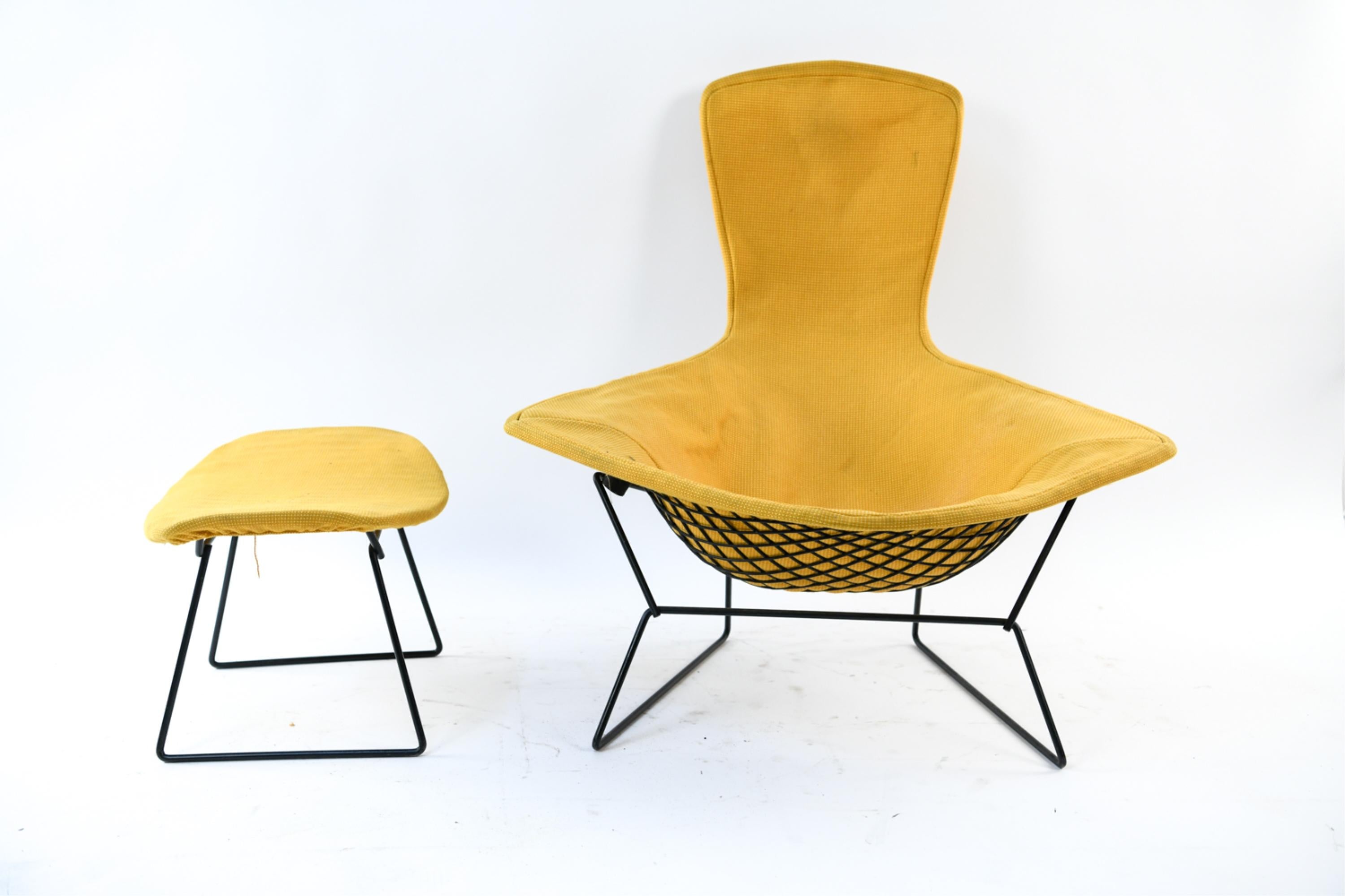 This is an example of an iconic design by Harry Bertoia for Knoll, circa 1950s. The 