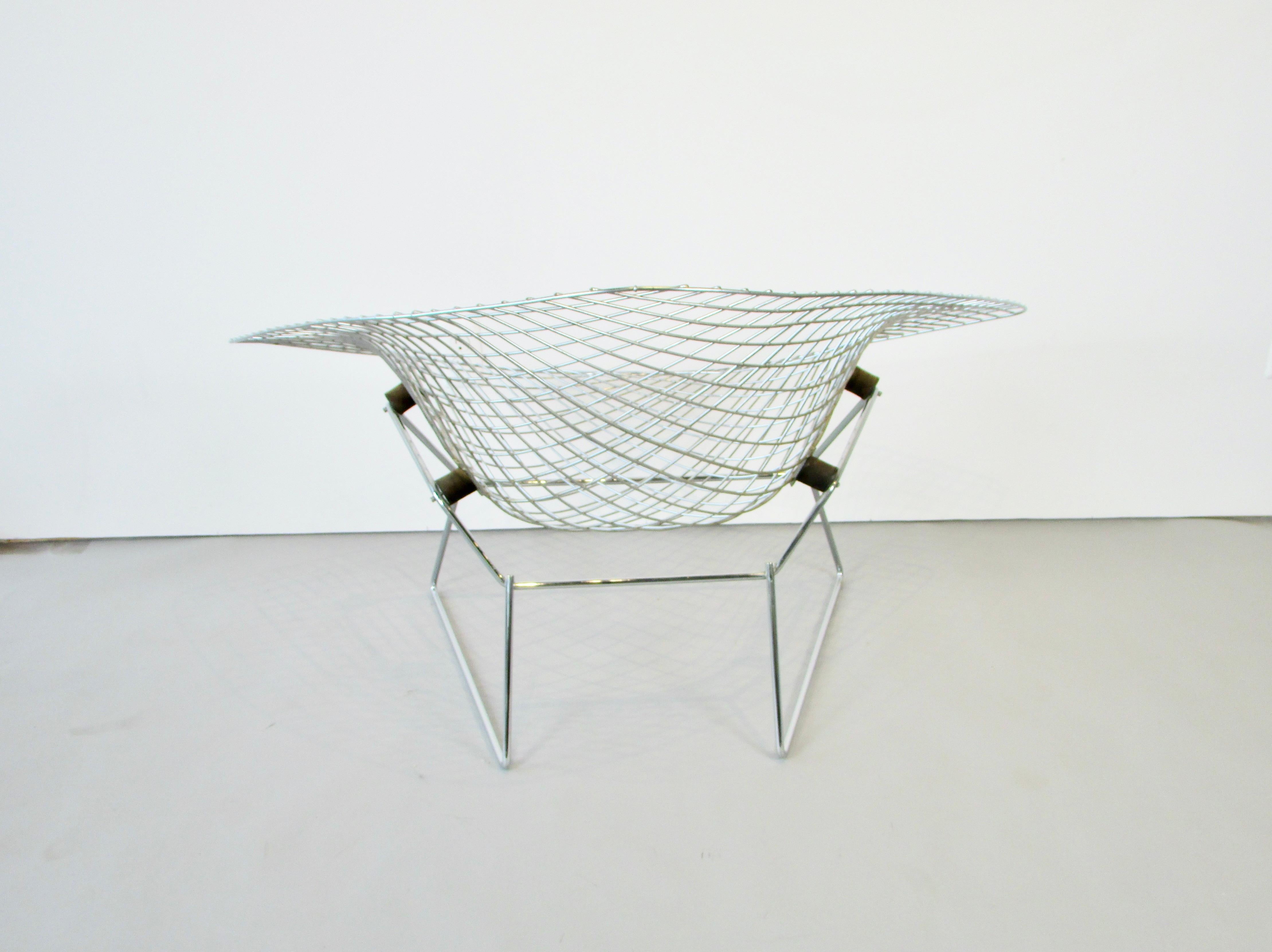 Harry Bertoia for Knoll Large Chrome Diamond Chair In Good Condition For Sale In Ferndale, MI