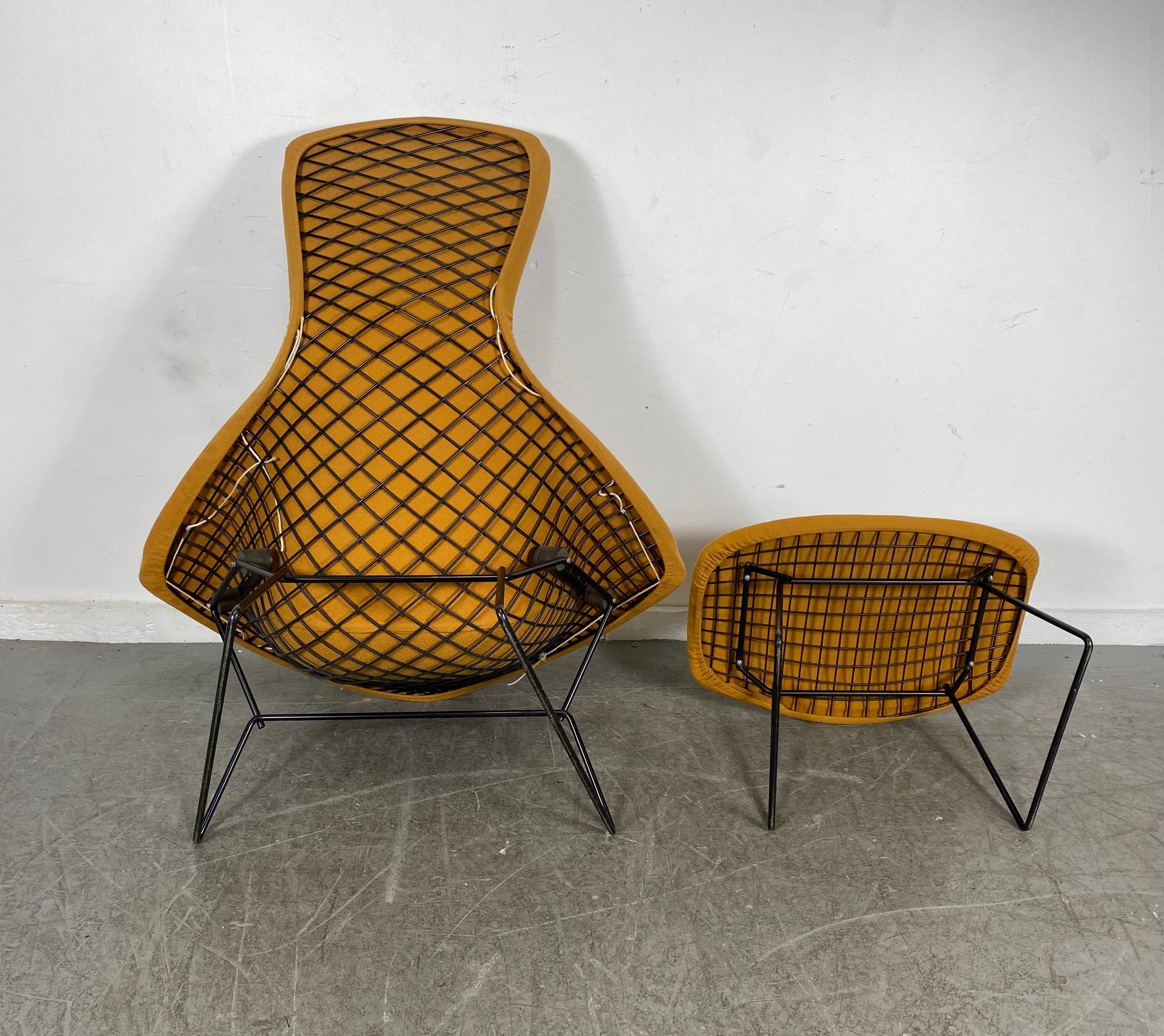 Fin du 20e siècle Harry Bertoia pour Knoll, fauteuil oiseau modèle avec pouf, 1980 en vente