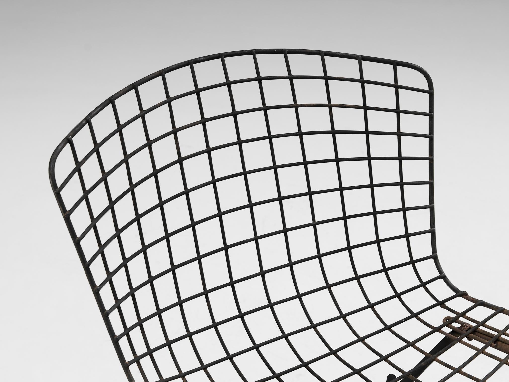 Acier Harry Bertoia pour Knoll - Paire de chaises d'extérieur en acier revêtu de noir en vente