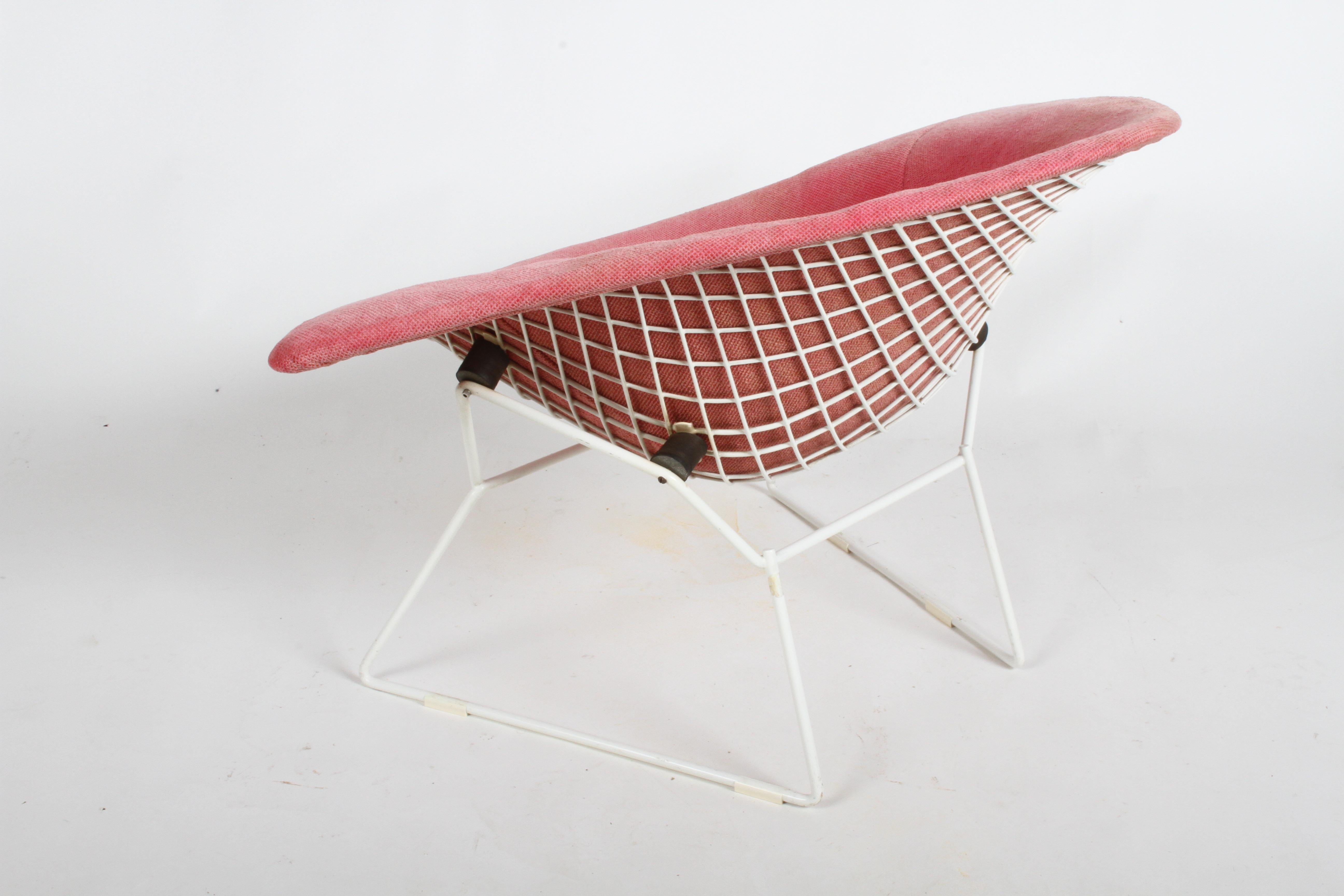 Harry Bertoia for Knoll Wide White Diamond Chair & Ottoman with Pink Upholstery  For Sale 8