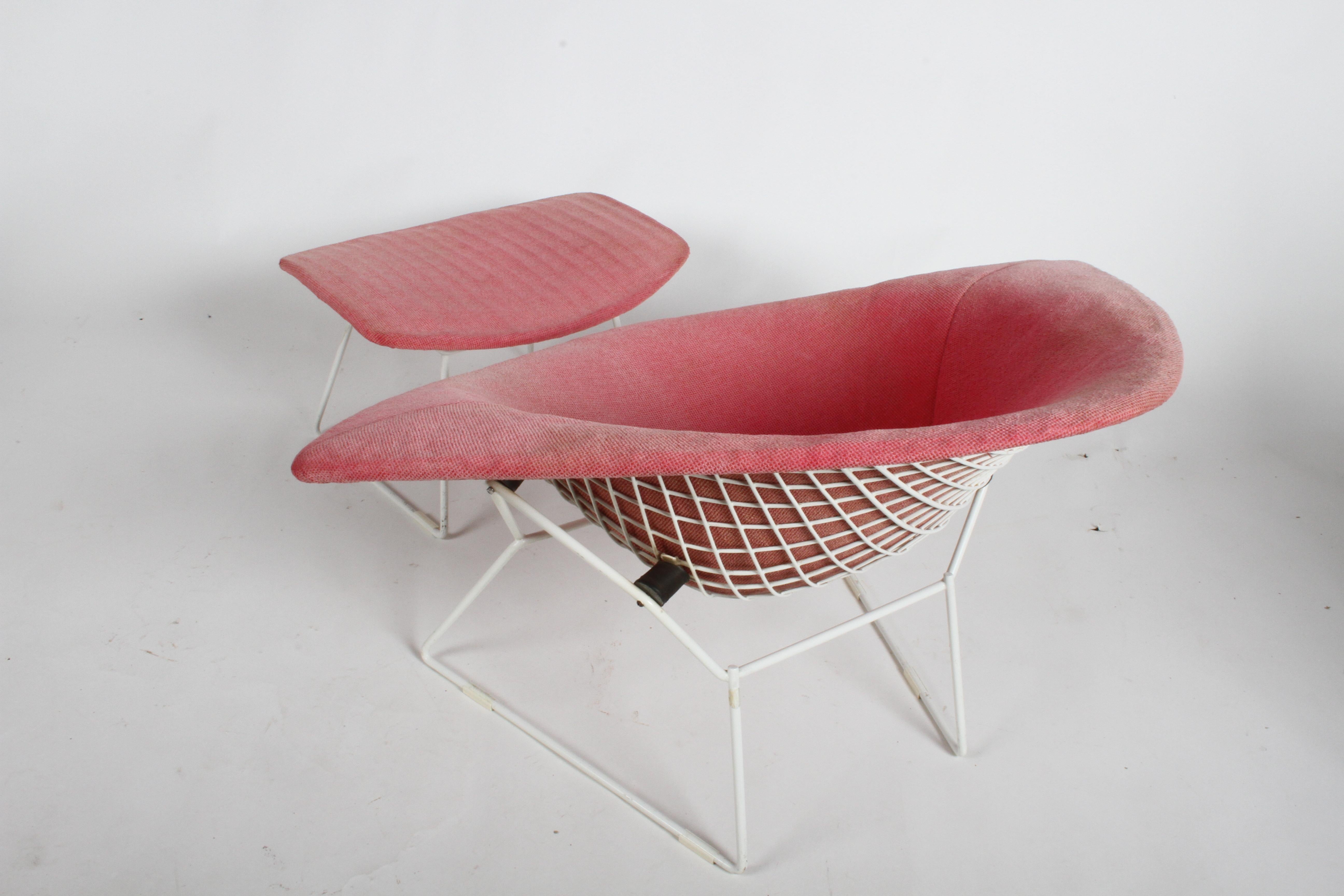 Mid-Century Modern Harry Bertoia for Knoll Wide White Diamond Chair & Ottoman with Pink Upholstery  For Sale