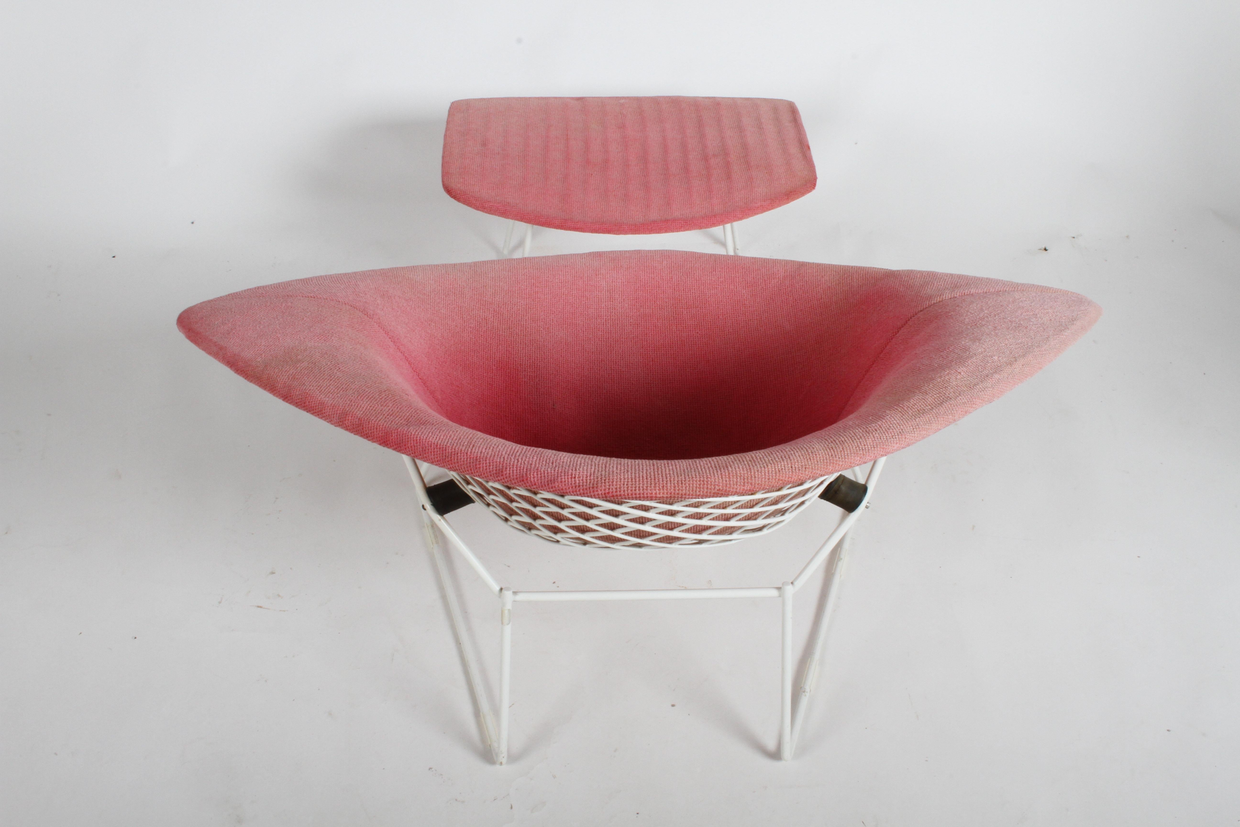 American Harry Bertoia for Knoll Wide White Diamond Chair & Ottoman with Pink Upholstery  For Sale