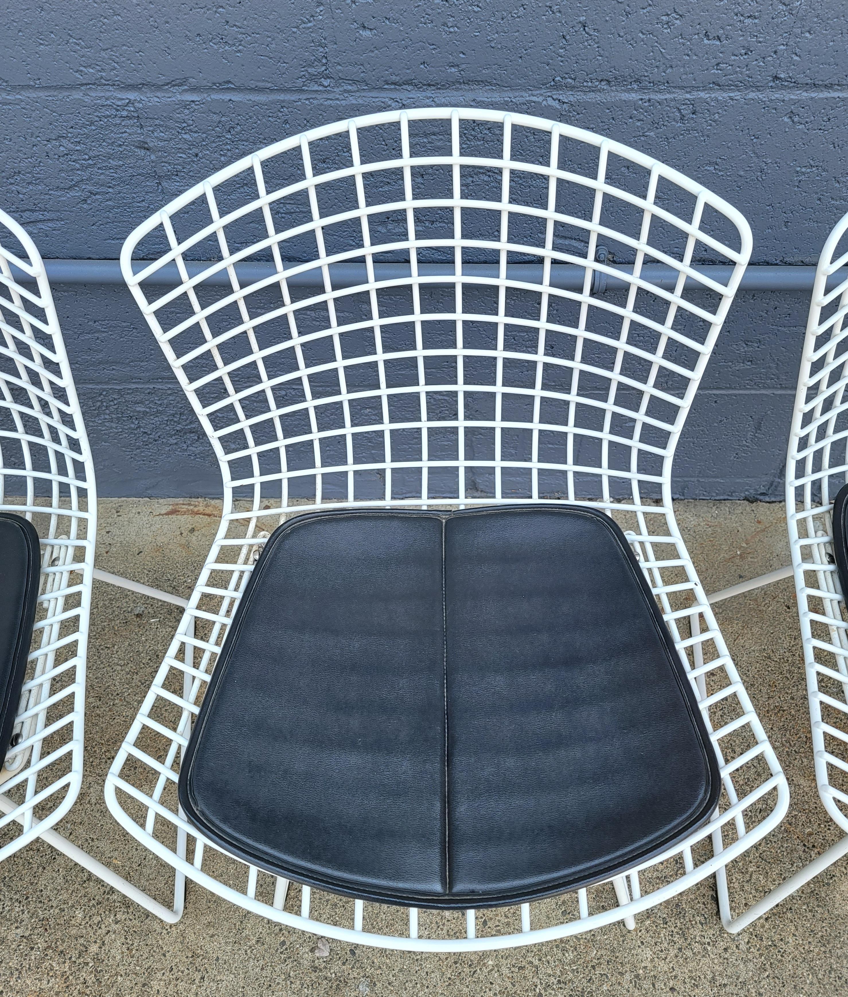 Harry Bertoia for Knoll Wire Dining Chairs Set 4 In Good Condition In Fulton, CA