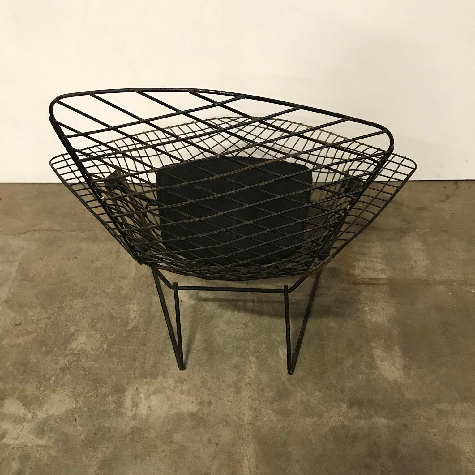 1952, Harry Bertoia for, Knoll International, Large Bird Chair in Black For Sale 4