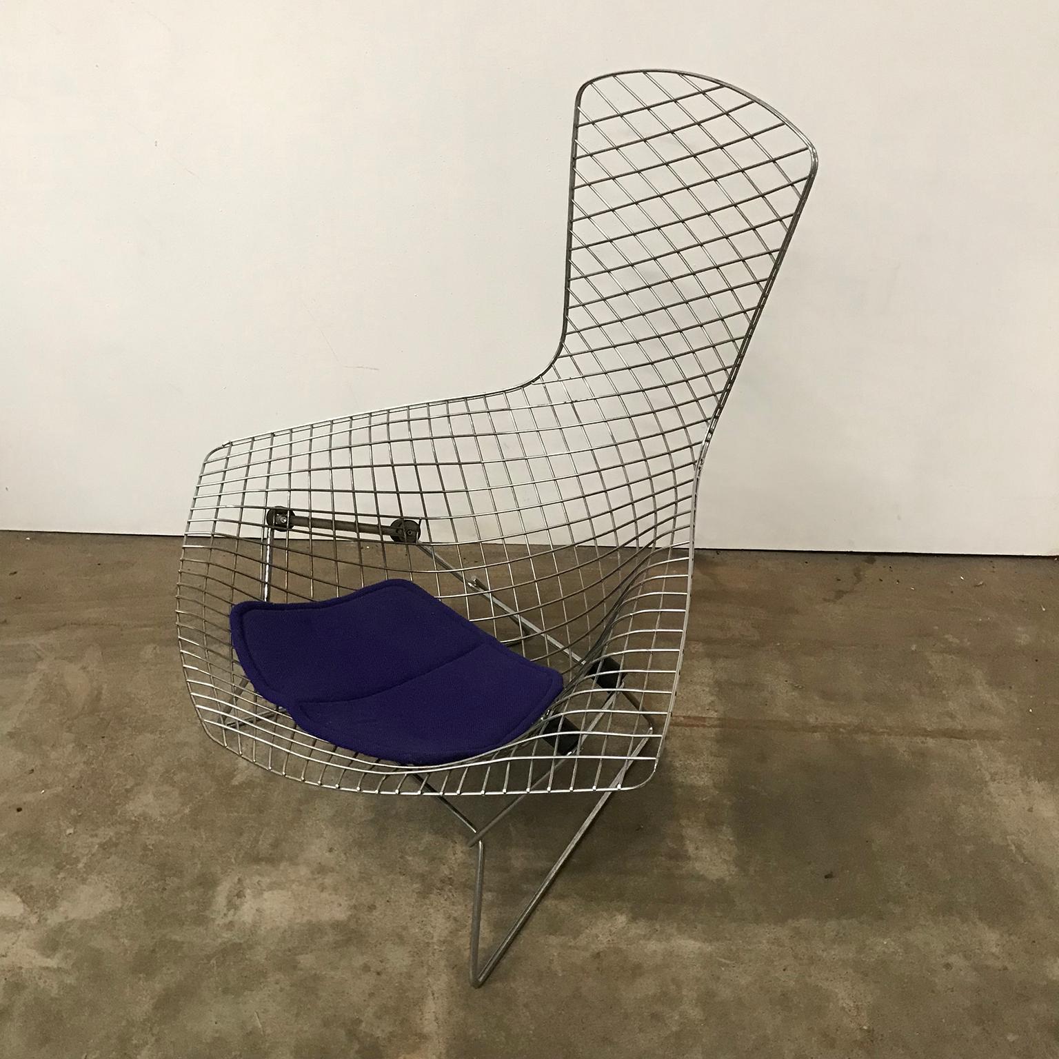 Mid-Century Modern Harry Bertoia, Knoll International Large Chrome Bird Chair, Purple Cushion, 1952 For Sale