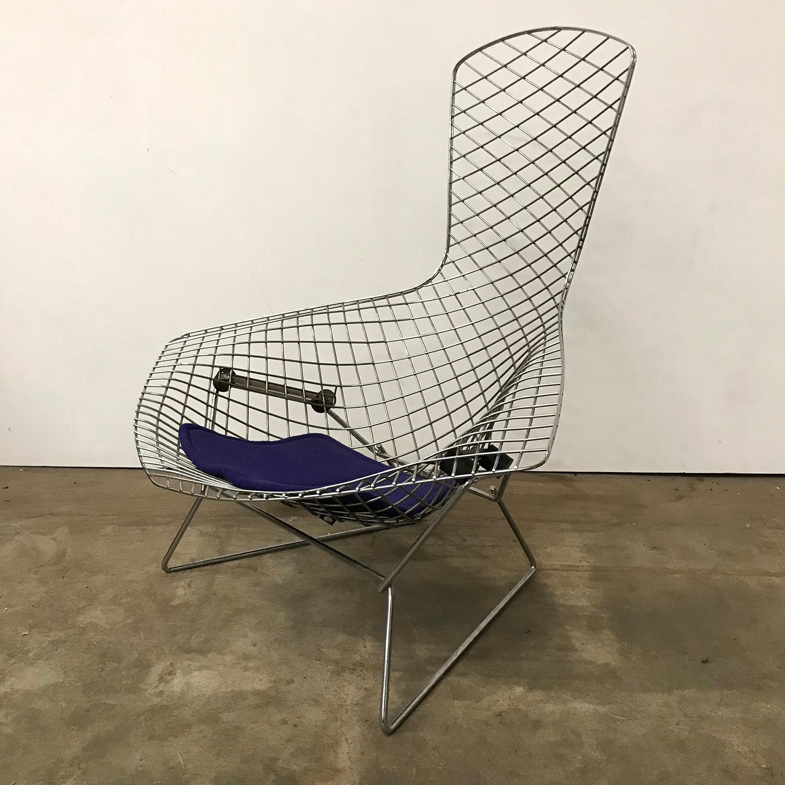 American Harry Bertoia, Knoll International Large Chrome Bird Chair, Purple Cushion, 1952 For Sale