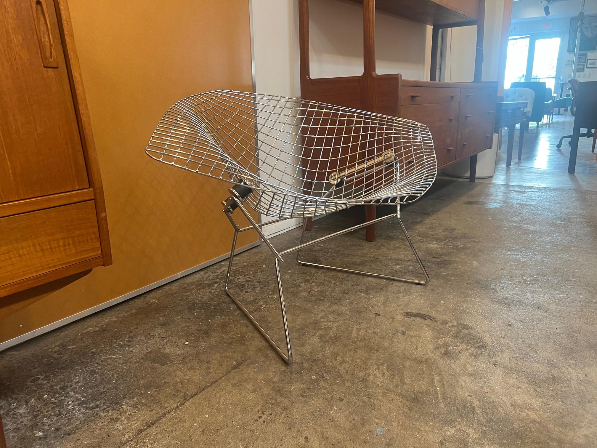 harry bertoia knoll large diamond chair chrome mid century modern  In Excellent Condition In Boise, ID