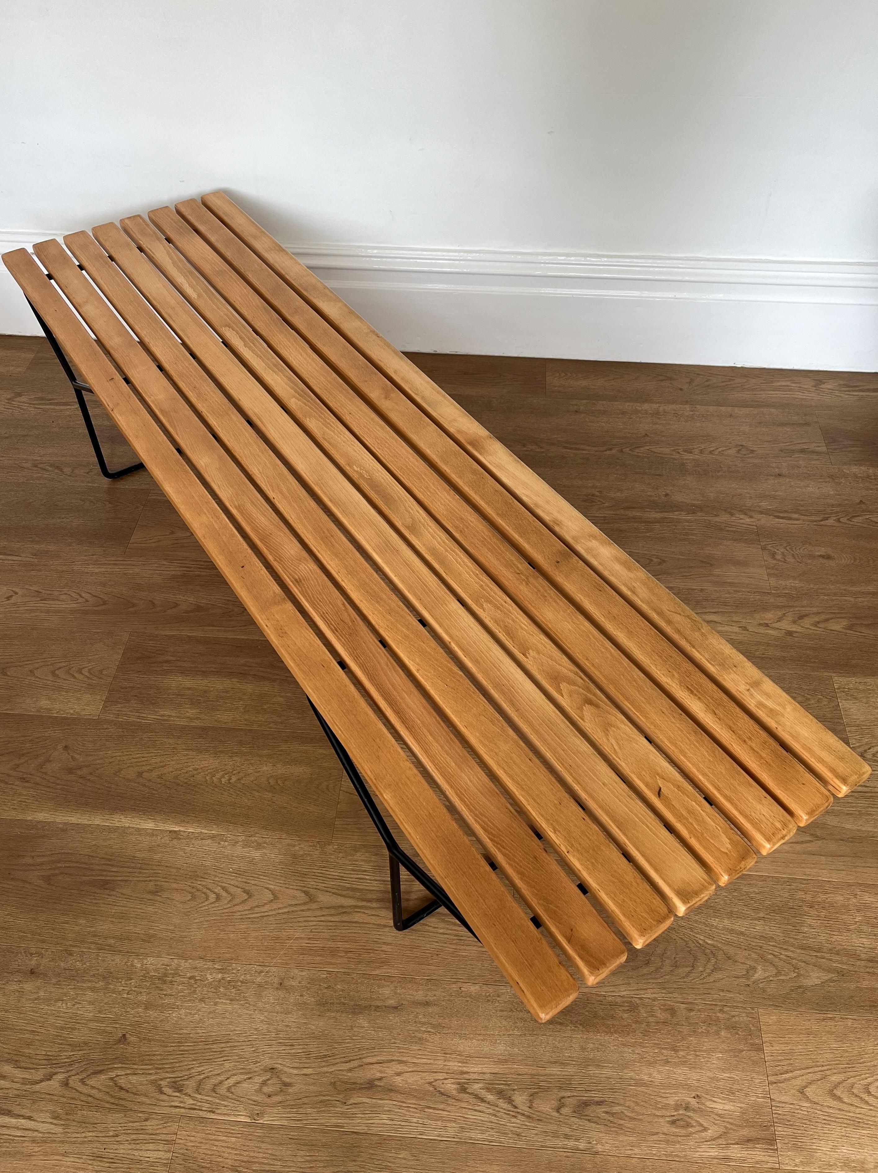 Model 400 Beech bench / coffee table originally designed by Harry Bertoia in 1952.

This bench dates to 1970 (we have the original receipt from Heals dated 16/7/70).

The slats have been professionally (and sympathetically) restored (cleaned and