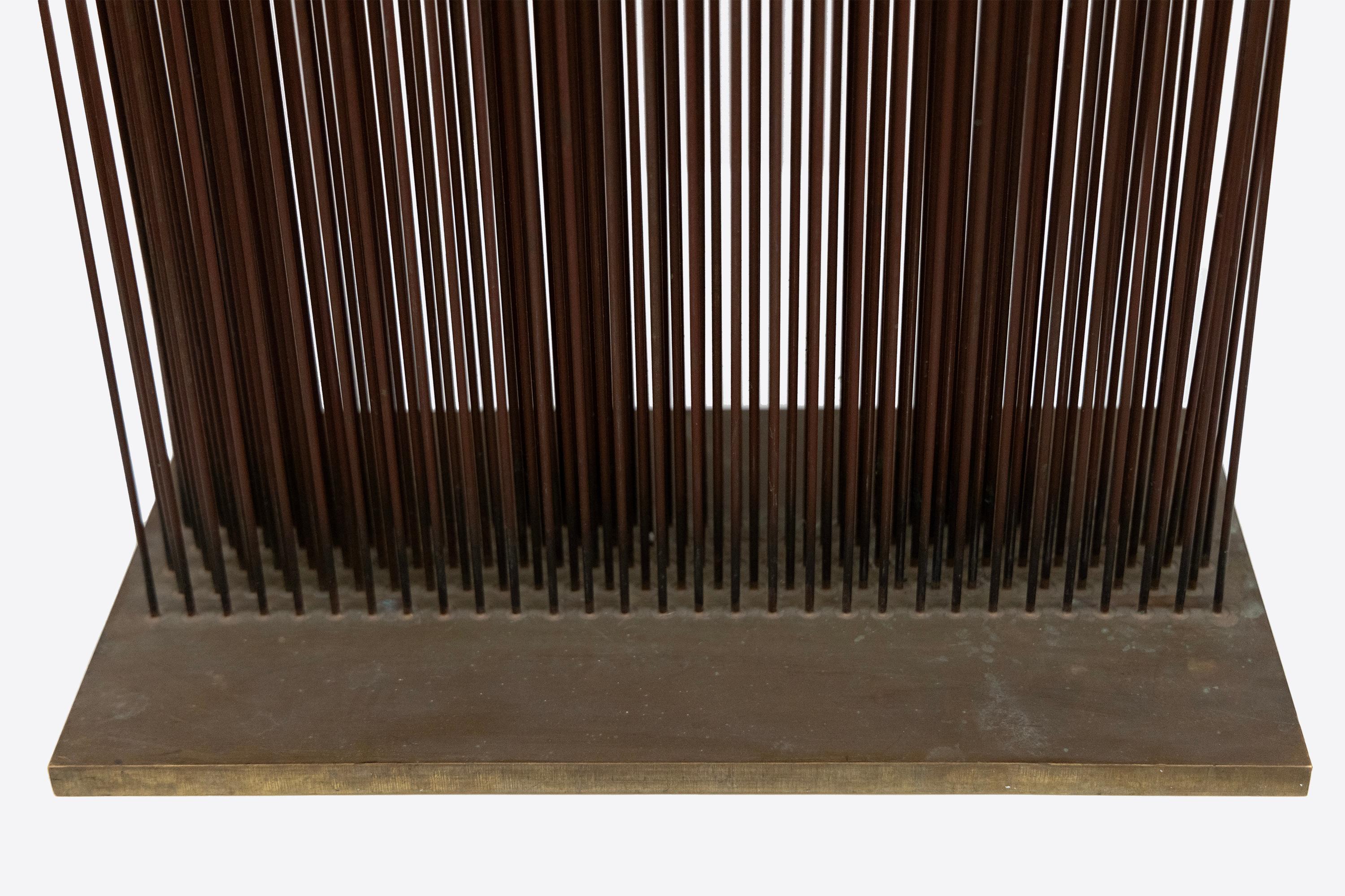 Ohne Titel (Klingende Skulptur) (Grau), Abstract Sculpture, von Harry Bertoia