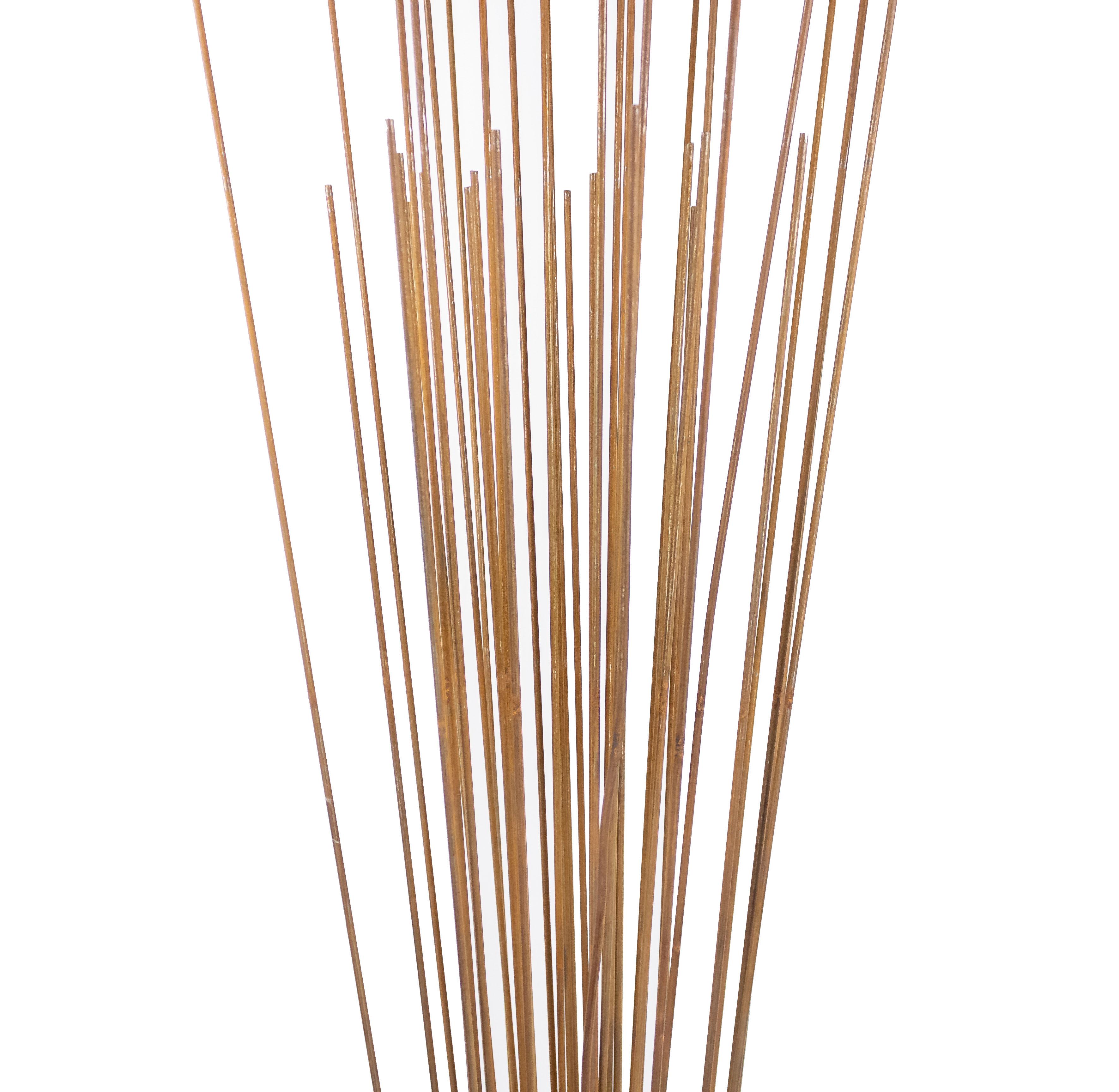 Scultura monumentale in acciaio a spruzzo in stile Harry Bertoia. Aste in acciaio strombate a ventaglio montate su una base quadrata in legno.