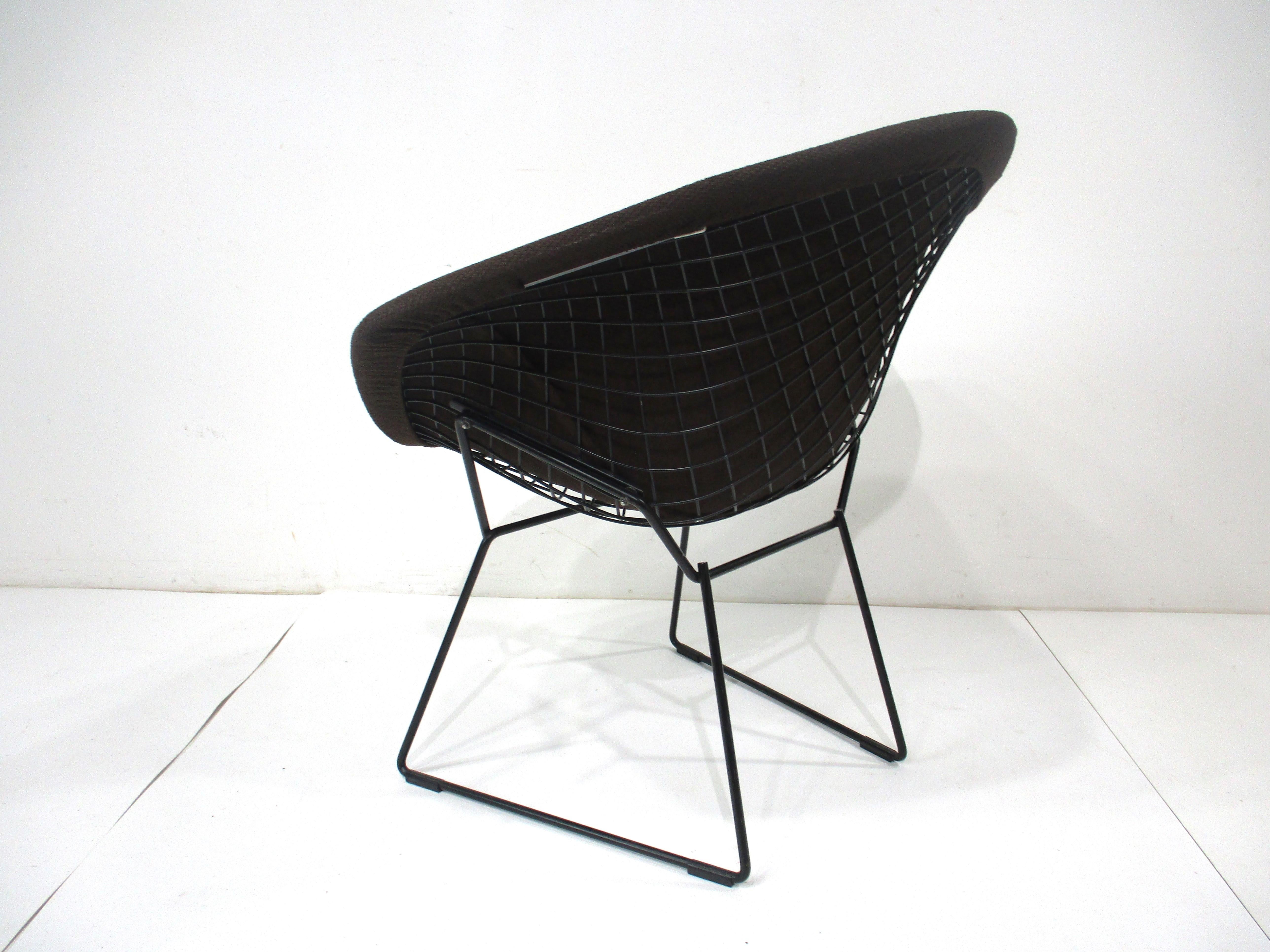 Harry Bertoia Upholstered Small Diamond Lounge Chair for Knoll ( B ) In Good Condition For Sale In Cincinnati, OH