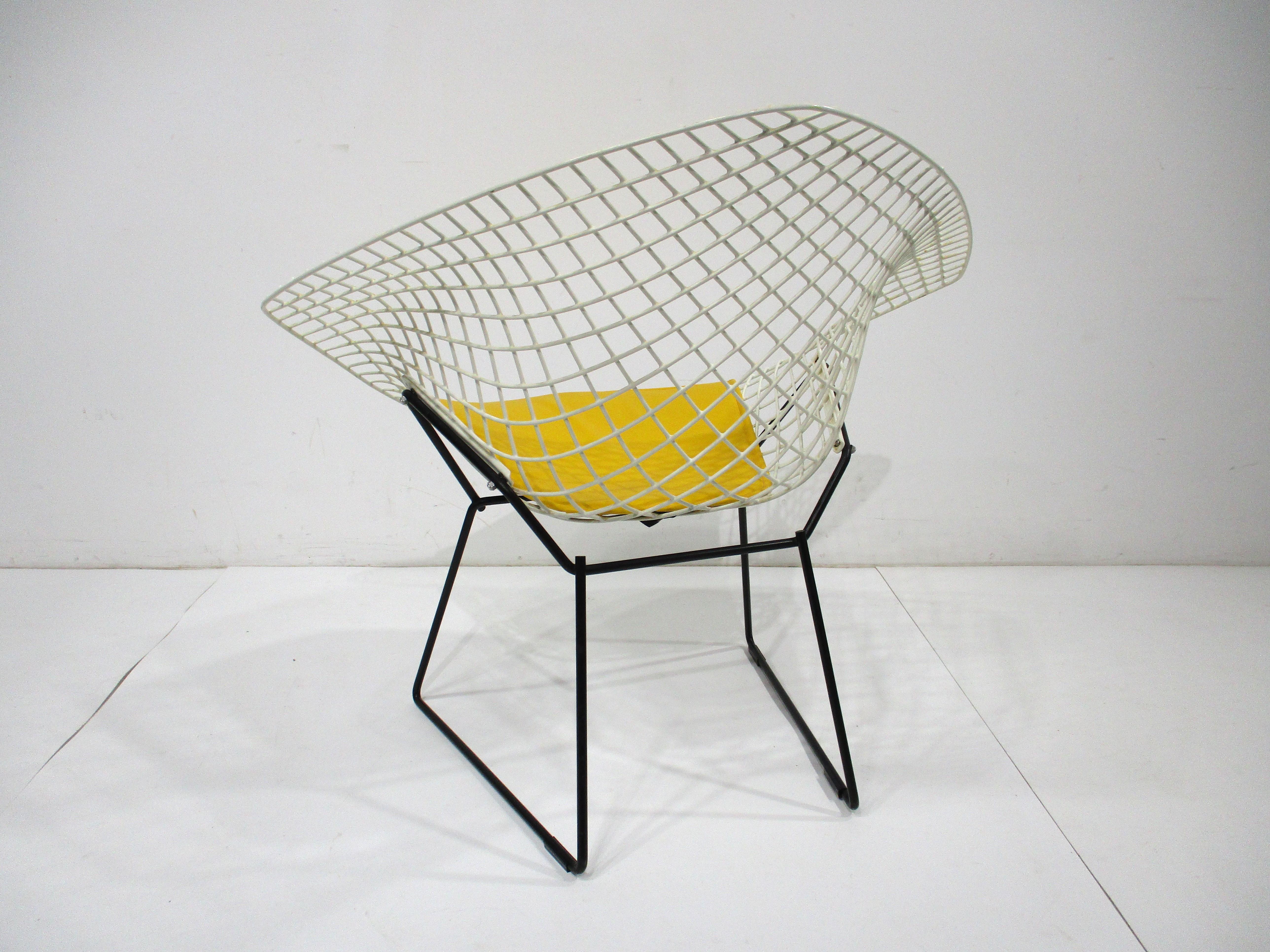 American Harry Bertoia White Wire Diamond Lounge Chair for Knoll (A) For Sale