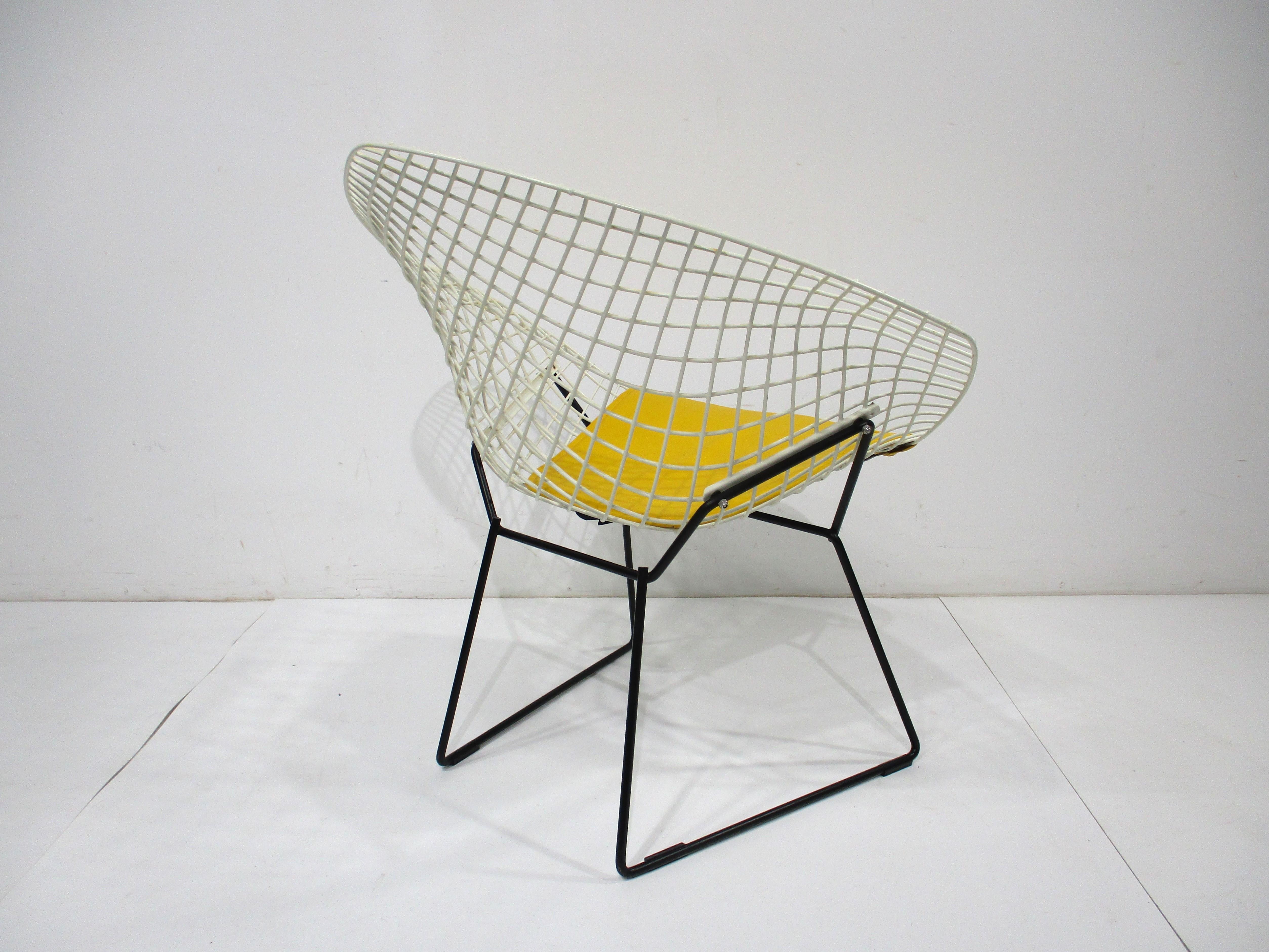 20th Century Harry Bertoia White Wire Diamond Lounge Chair for Knoll (A) For Sale