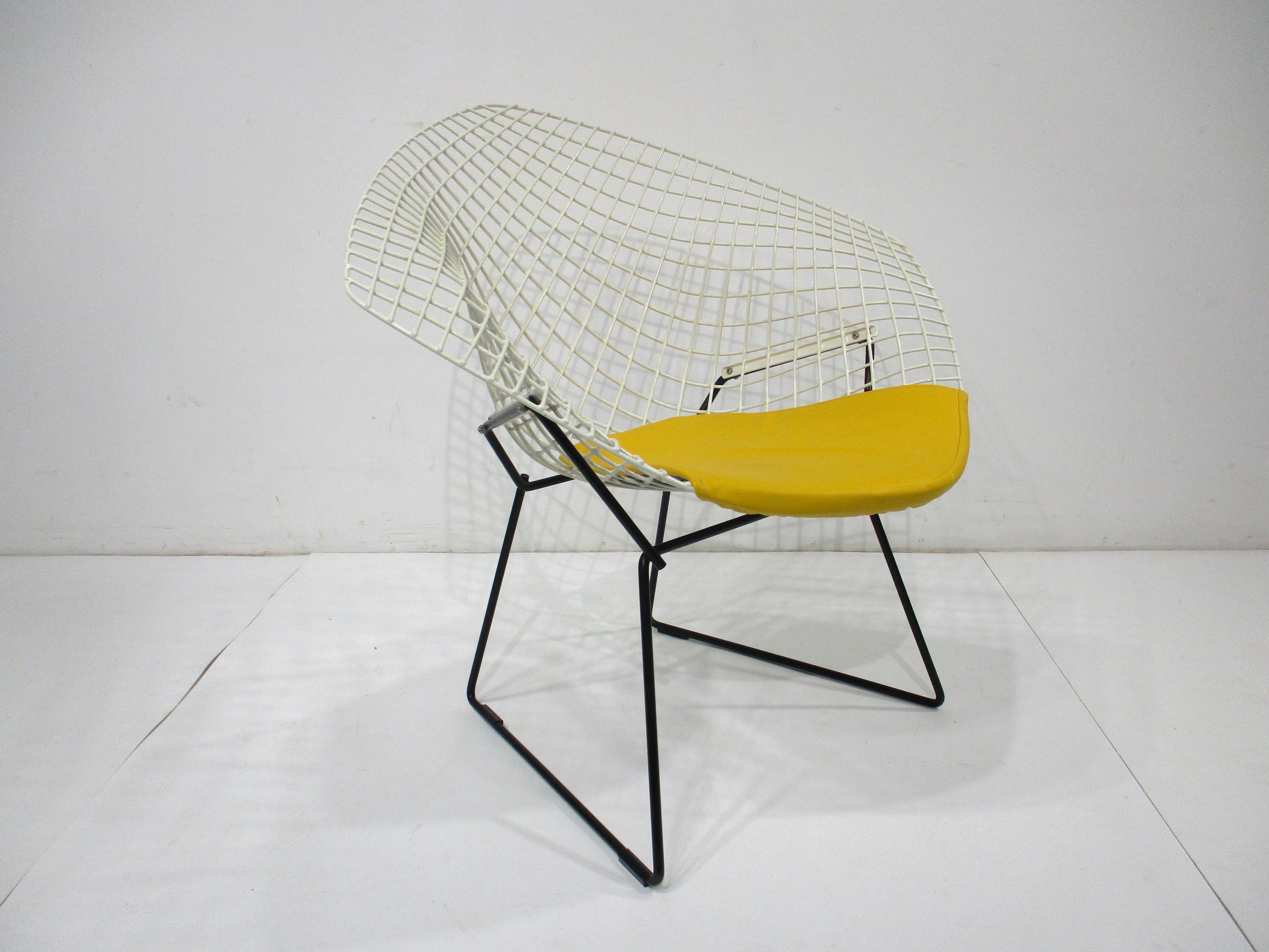 Steel Harry Bertoia White Wire Diamond Lounge Chair for Knoll (A) For Sale