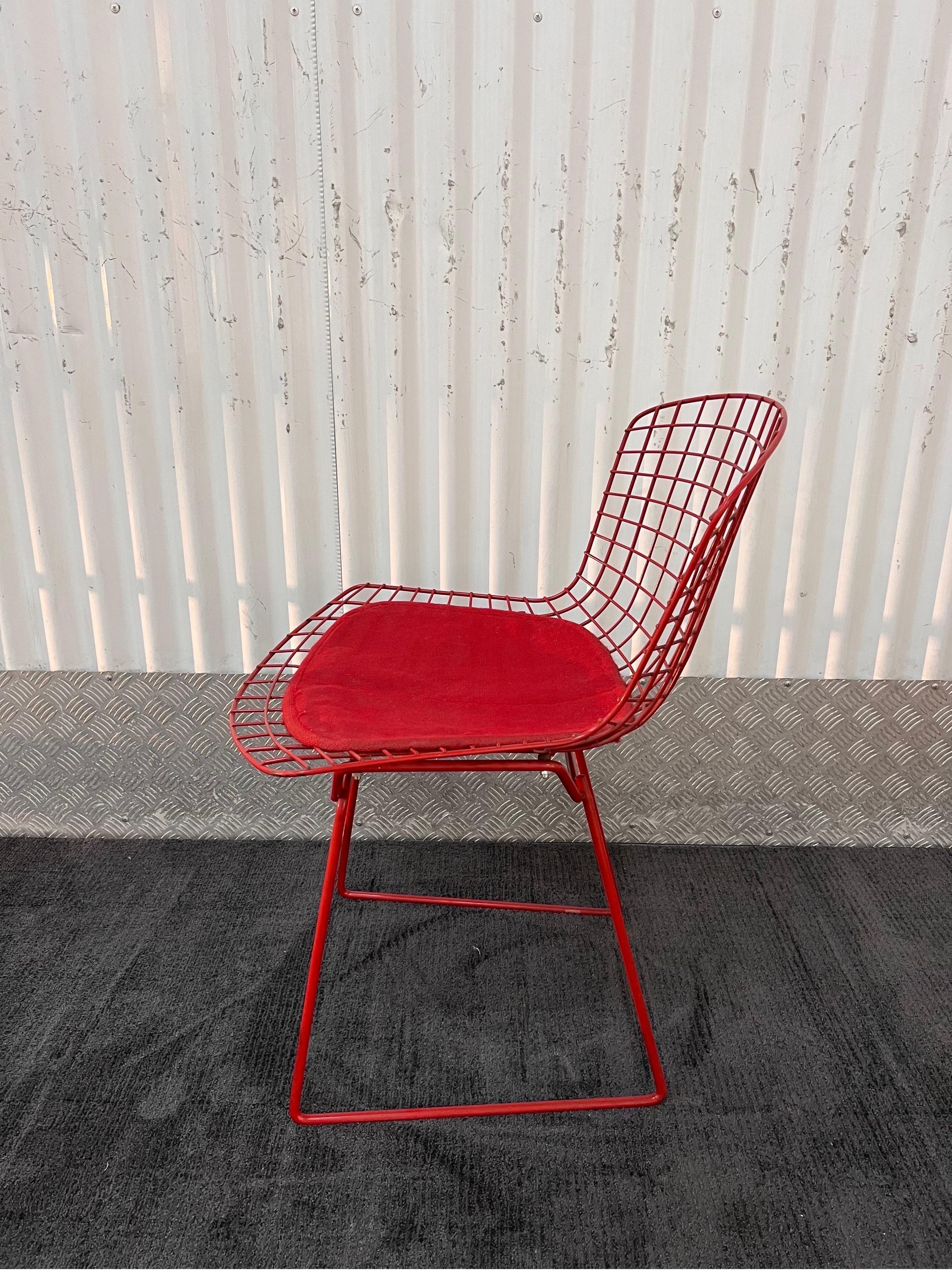 Mid-Century Modern Harry Bertoia Wire Side or Dining Chairs for Knoll, a Pair