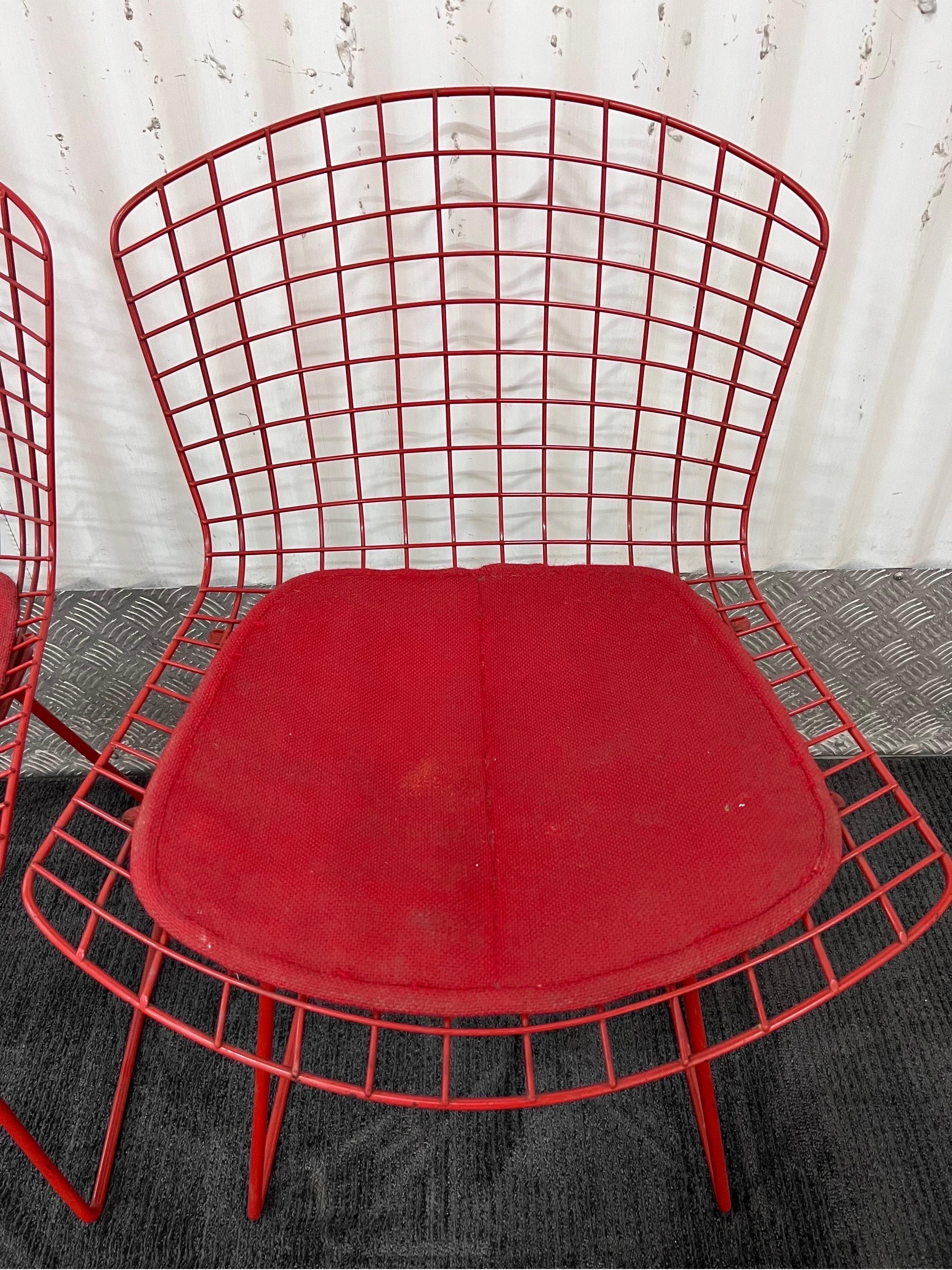 Harry Bertoia Wire Side or Dining Chairs for Knoll, a Pair In Good Condition In Miami, FL