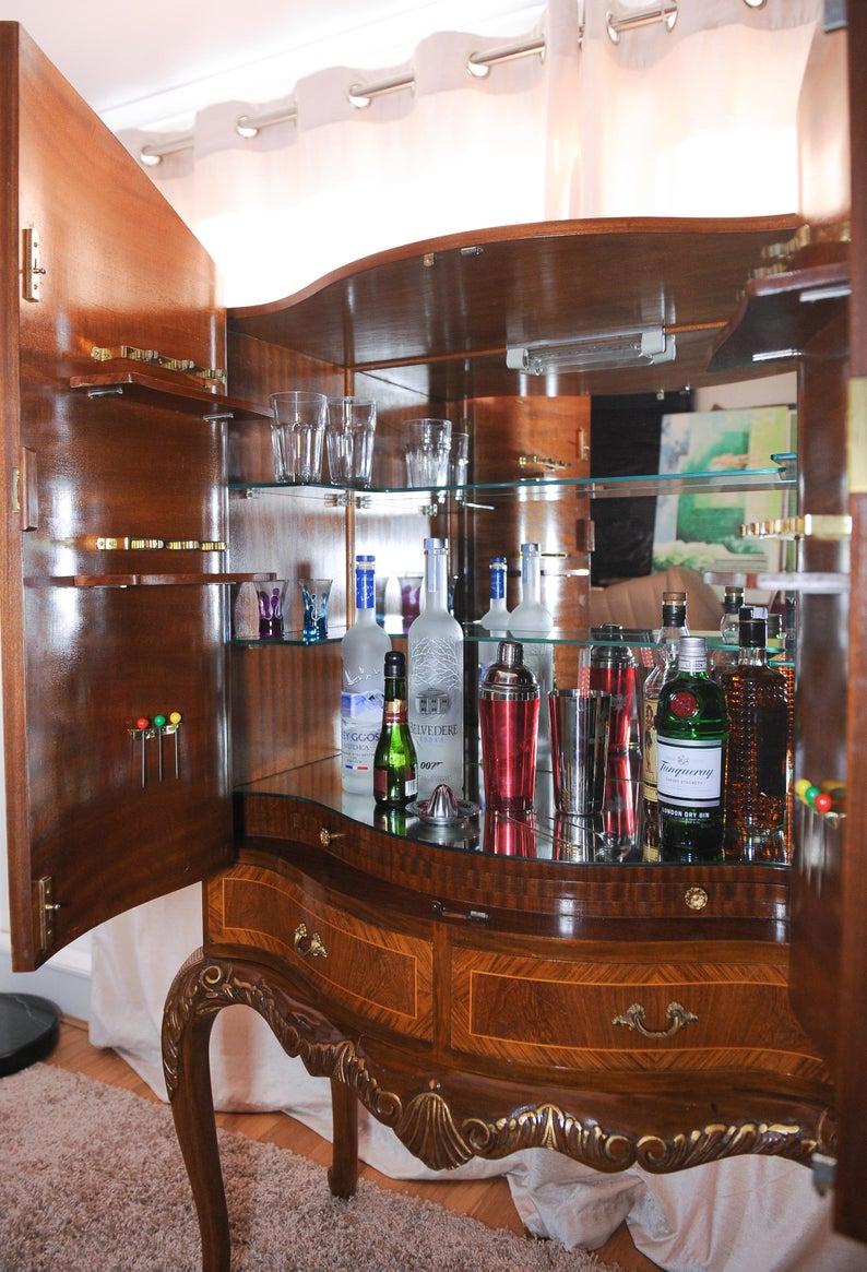 Queen Anne Harry & Lou Epstein British Custom Made Marquetry Exquisite Cocktail Cabinet For Sale