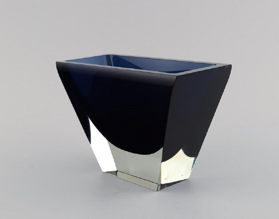 Finlandais Harry Moilanen '1931-1991' pour Nuutajrvi Notsj, Vase en verre d'art en vente