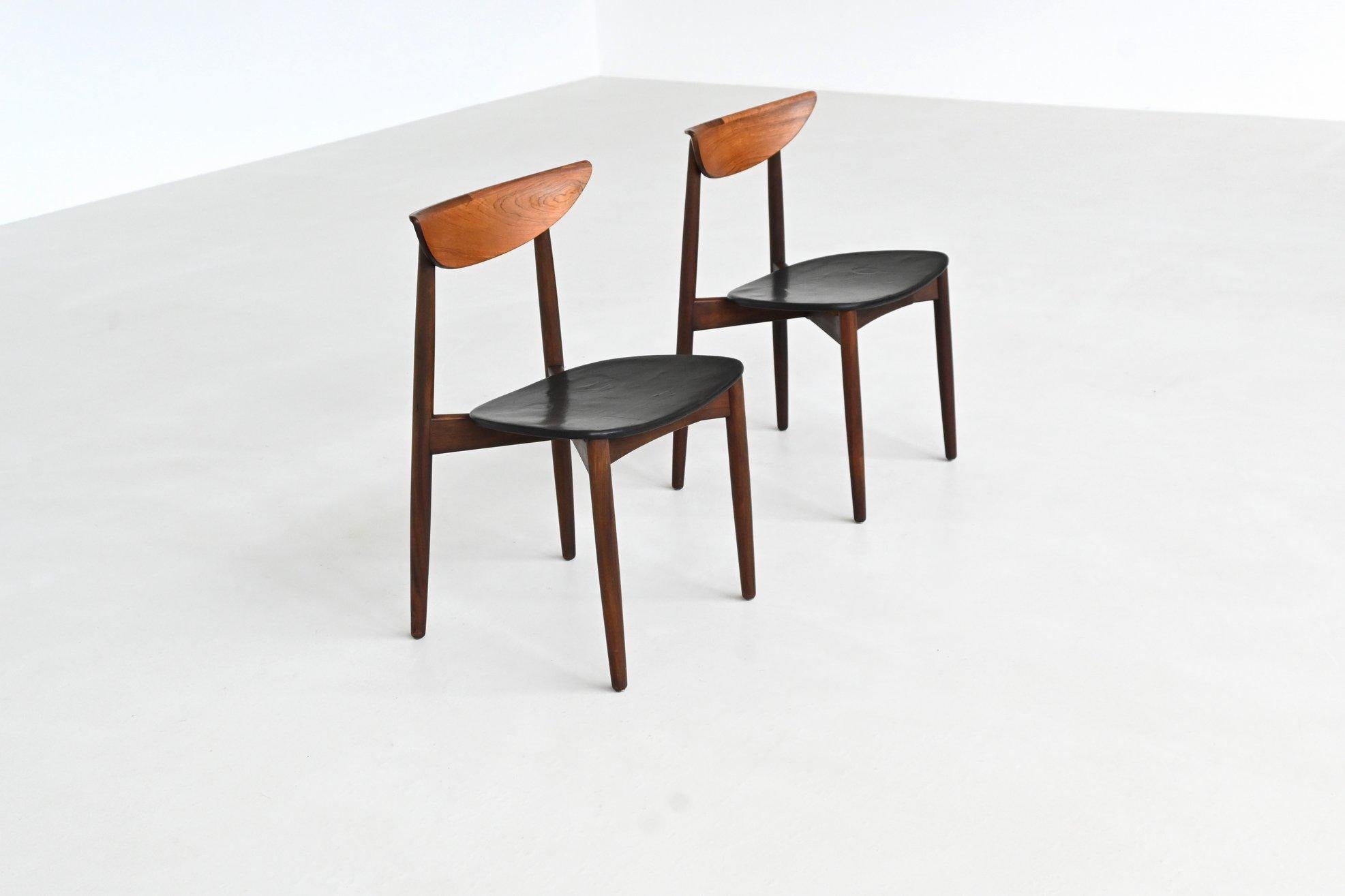 Harry Ostergaard pair of dining chairs rosewood Randers Denmark 1960 Danés en venta