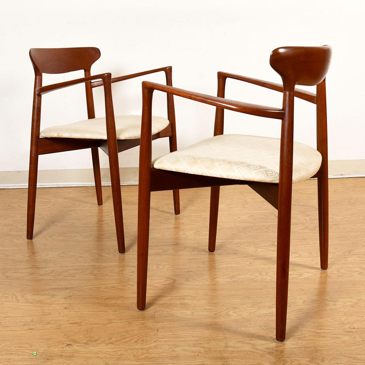 Mid-Century Modern Harry Ostergaard Set of 8 (2 Arm + 6 Side) Danish Teak Dining Chairs for Randers For Sale