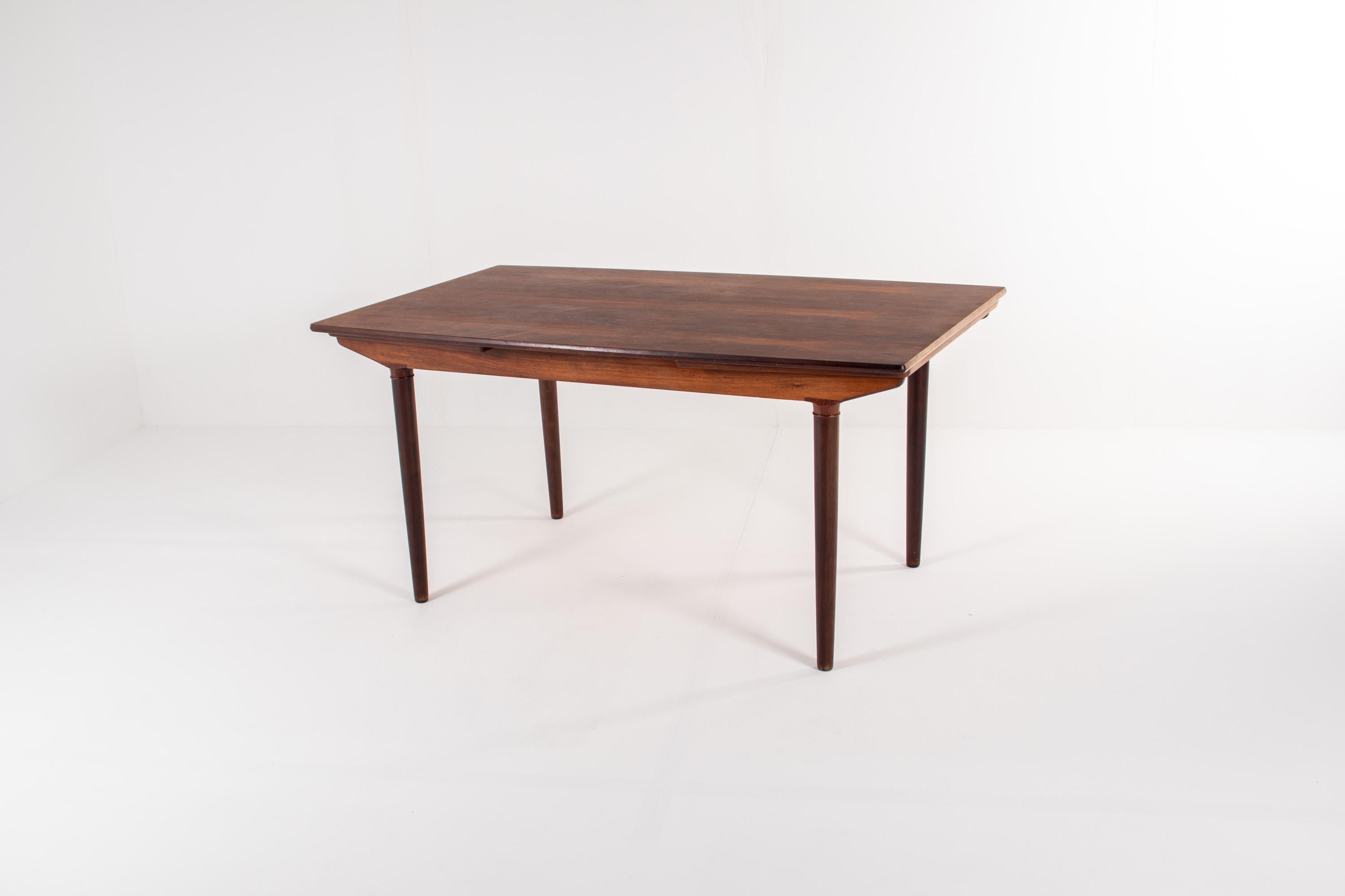 Harry Østergaard Rosewood Extendable Dining Table, 1960s en vente 3