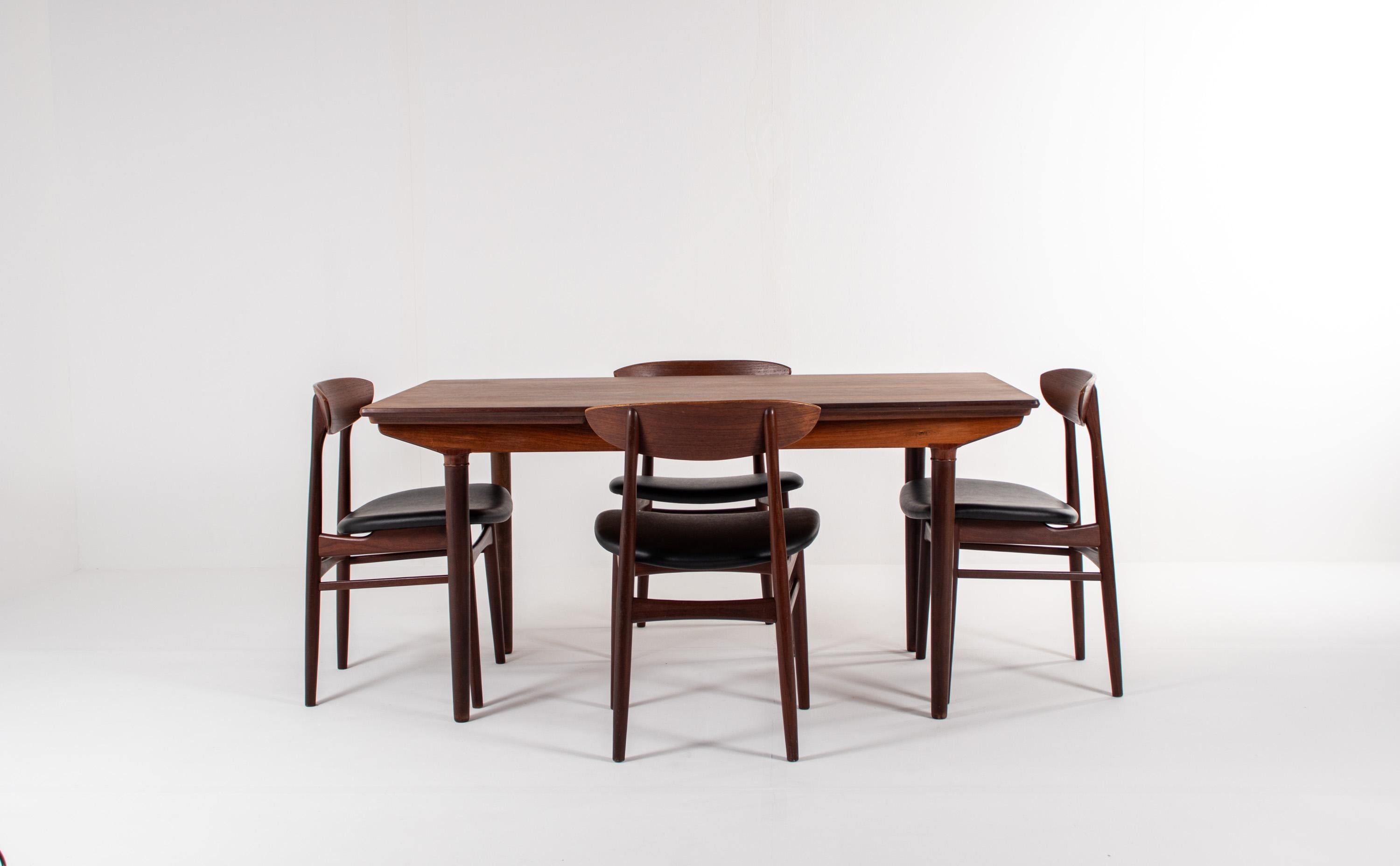 Harry Østergaard Rosewood Extendable Dining Table, 1960s en vente 7
