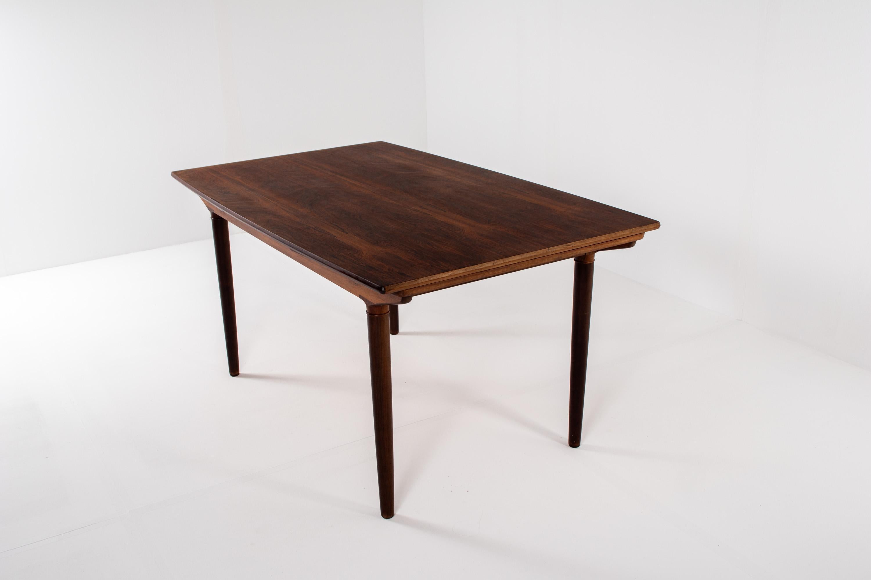 Mid-Century Modern Harry Østergaard Rosewood Extendable Dining Table, 1960s en vente