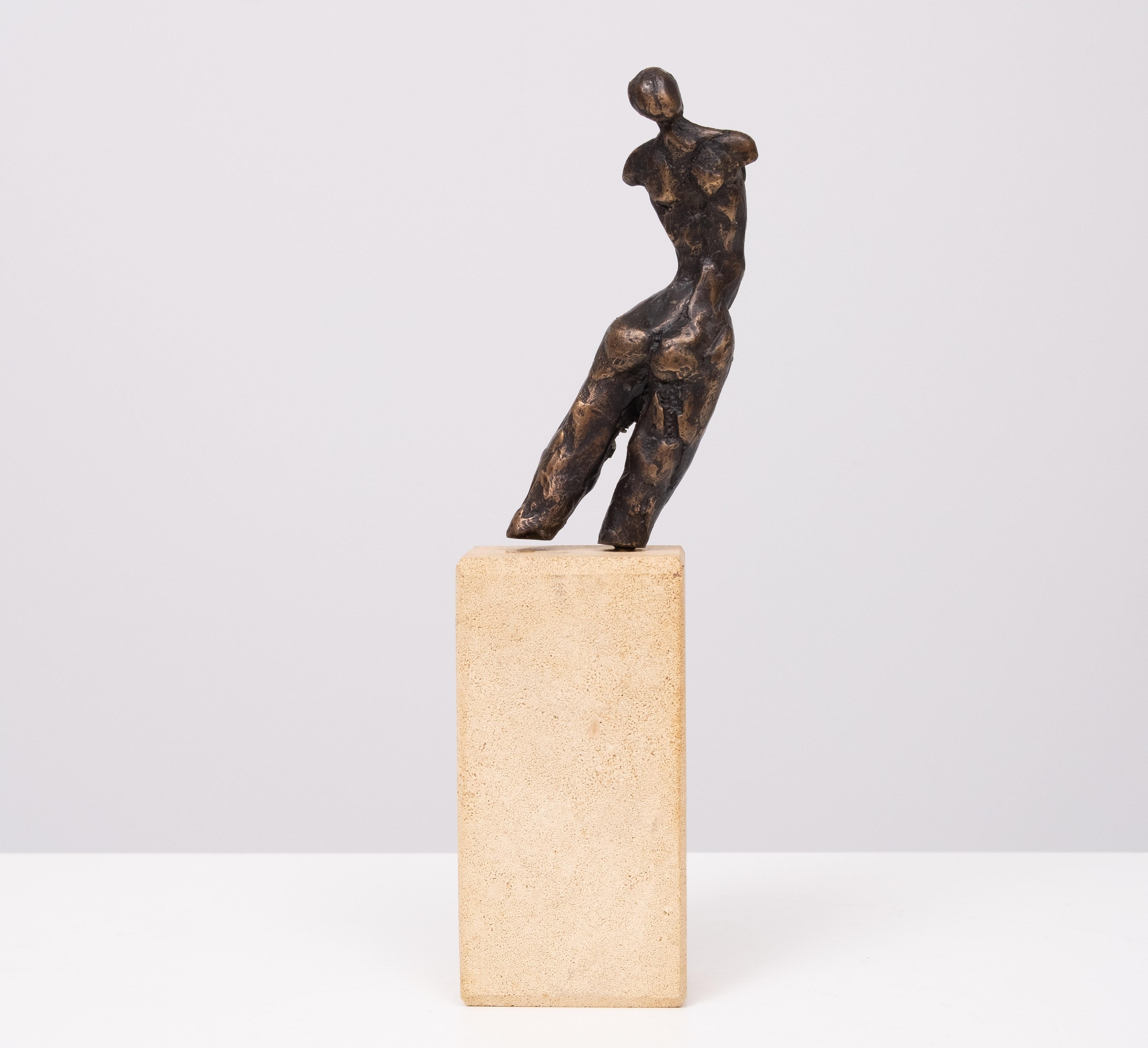 Néerlandais Harry Storms 1945-2023  Torse en bronze sur piédestal  en vente