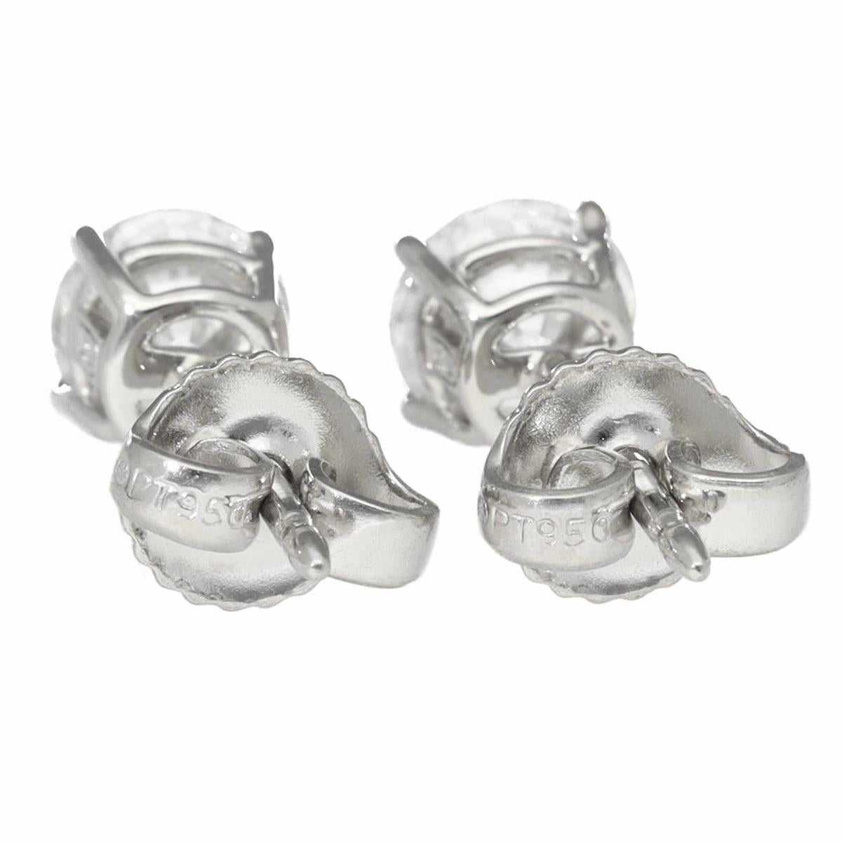 HARRY WINSTON 0,59 ct / 0,50 ct Pt950 Solitario talla redonda Pendientes en Bueno estado para la venta en Tokyo, JP